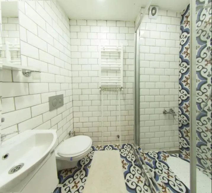 Shower in Elele Boutique Aparts