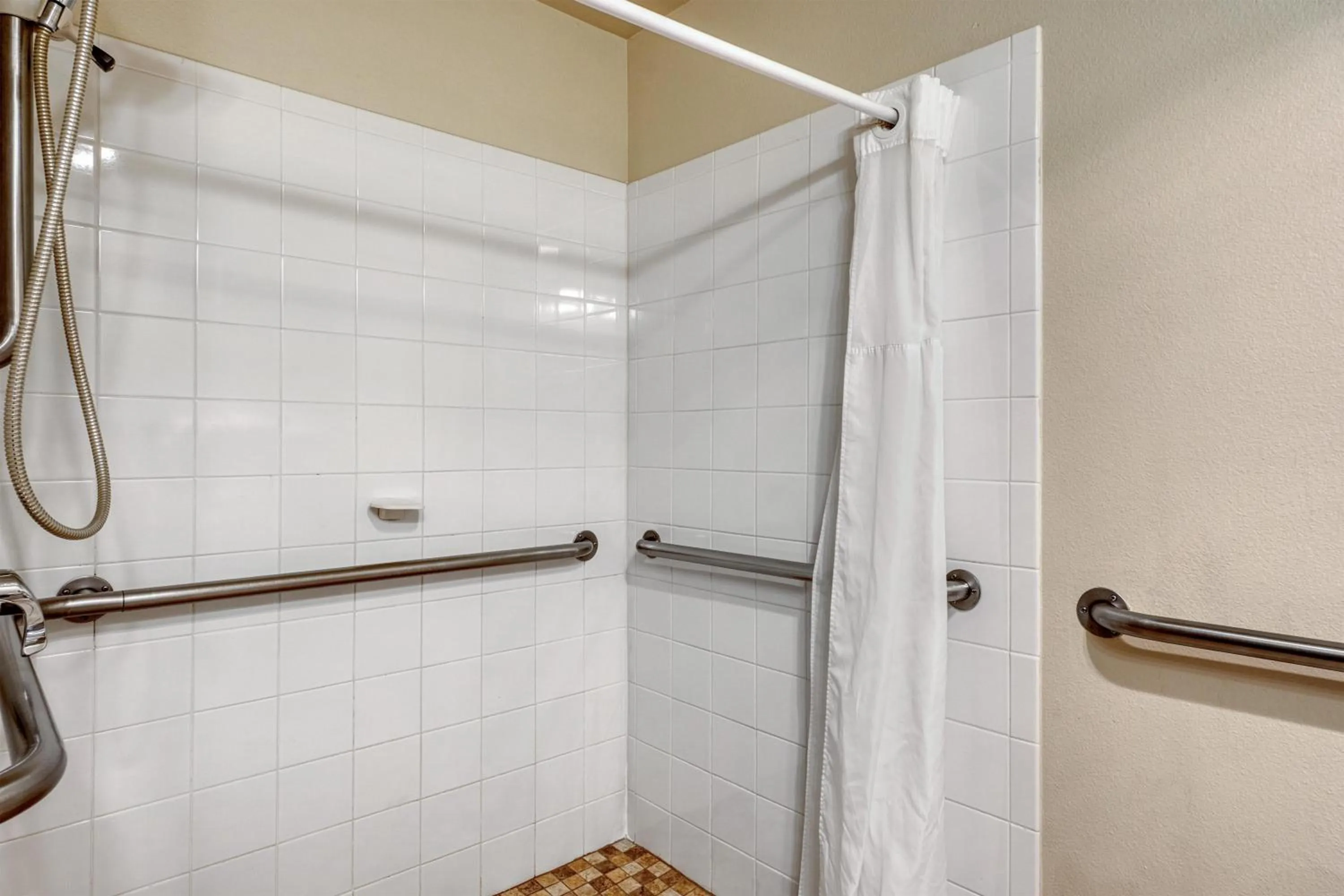 Bathroom in Best Western Alderwood