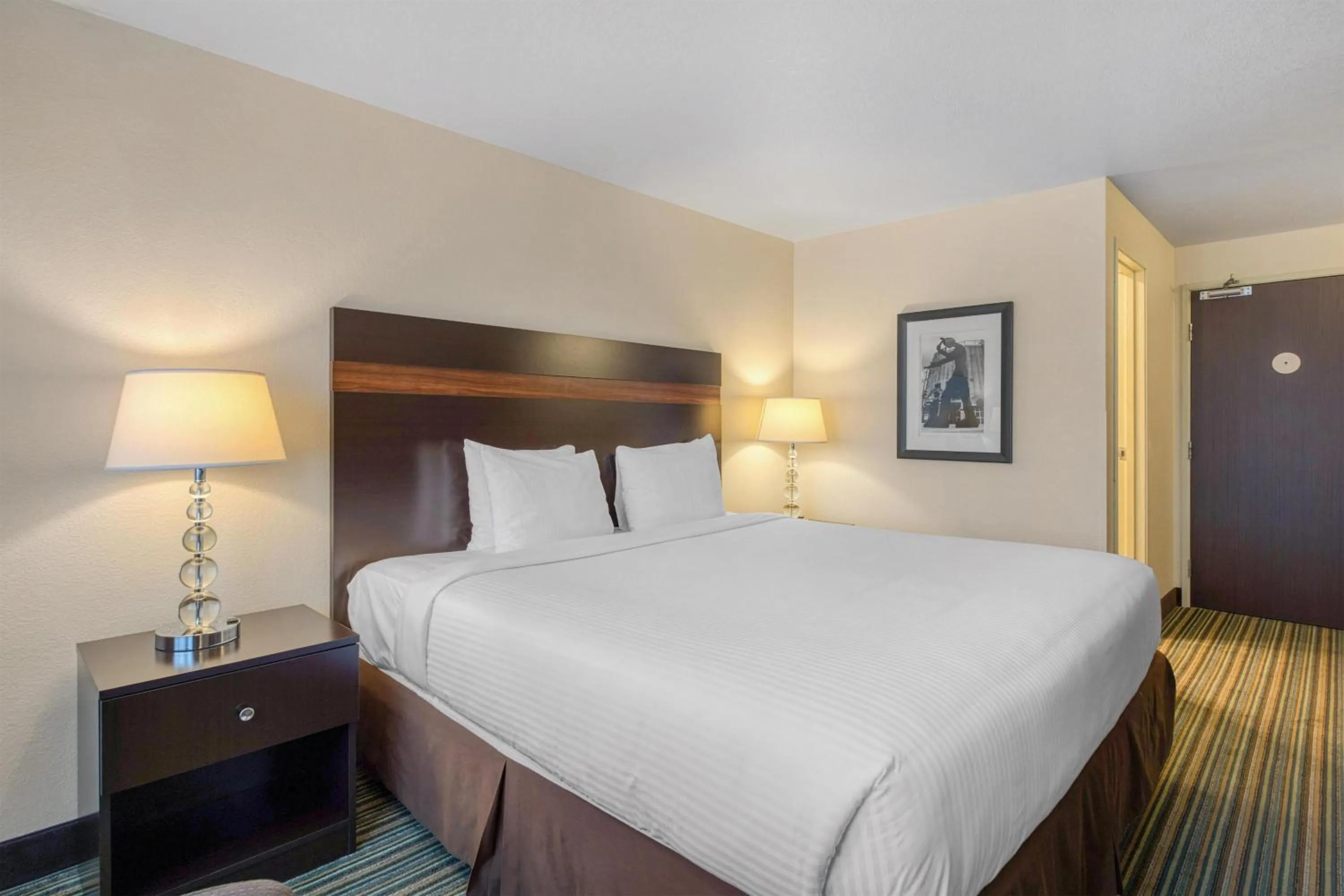 Bedroom, Bed in Best Western Alderwood