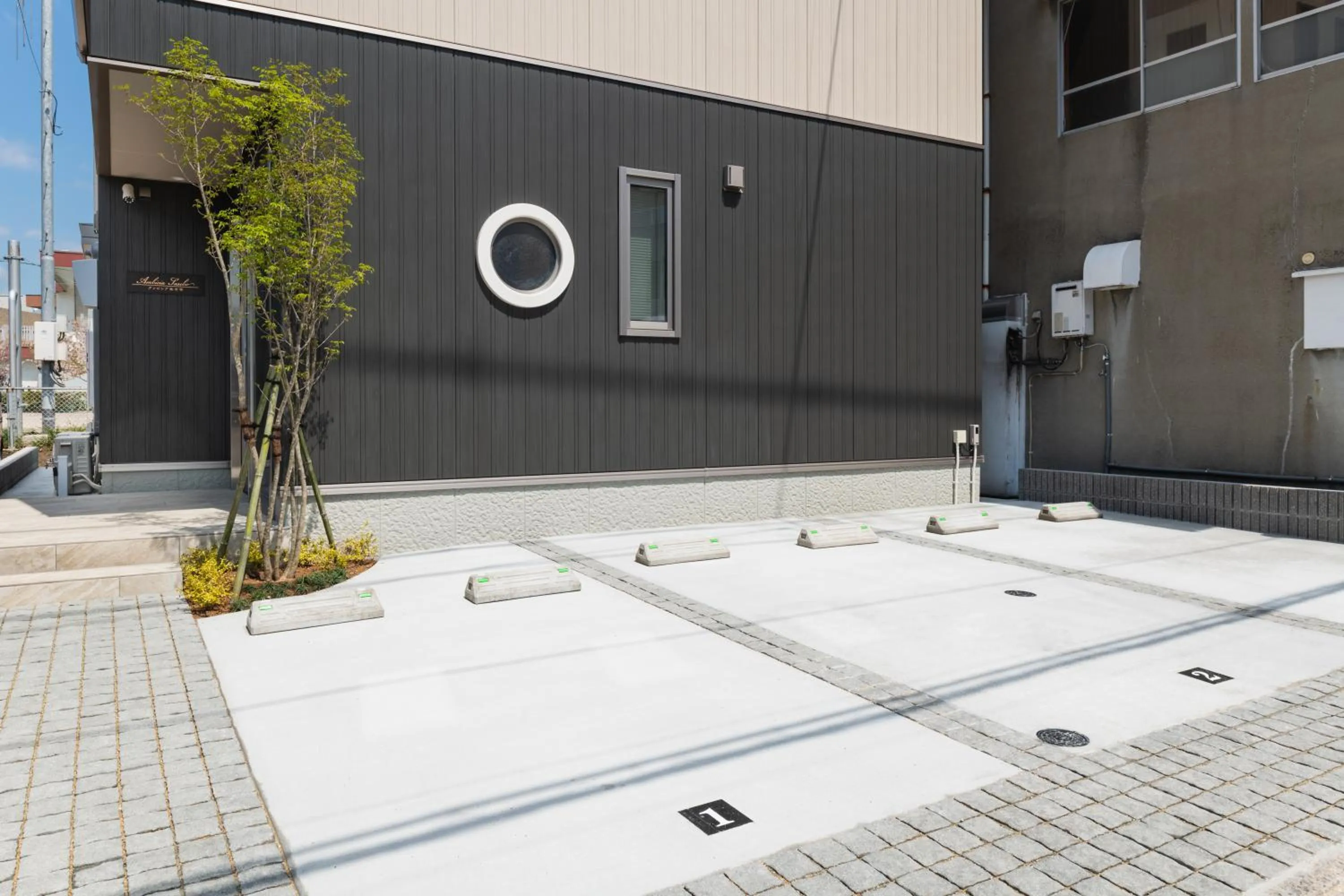 Facade/entrance in Ambicia Sasebo