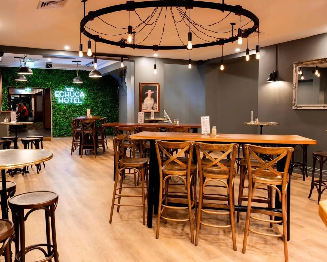 Restaurant/places to eat in Campaspe Lodge