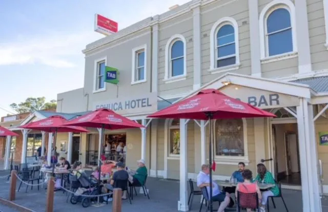 Restaurant/places to eat in Campaspe Lodge