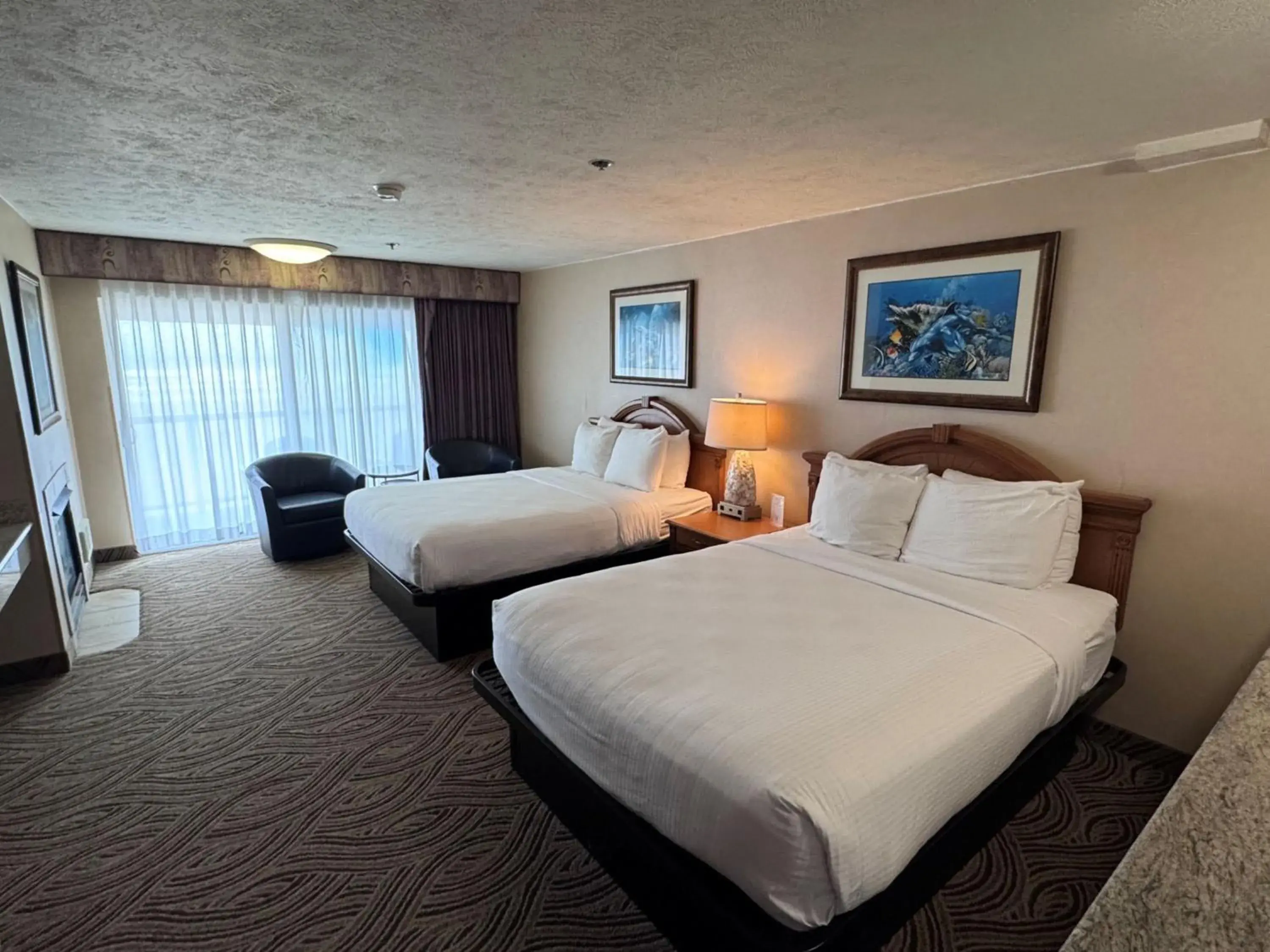 Superior Queen Room with Two Queen Beds in Promenade Inn & Suites Oceanfront Superior Queen Room with Two Queen Beds in Promenade Inn & Suites Oceanfront