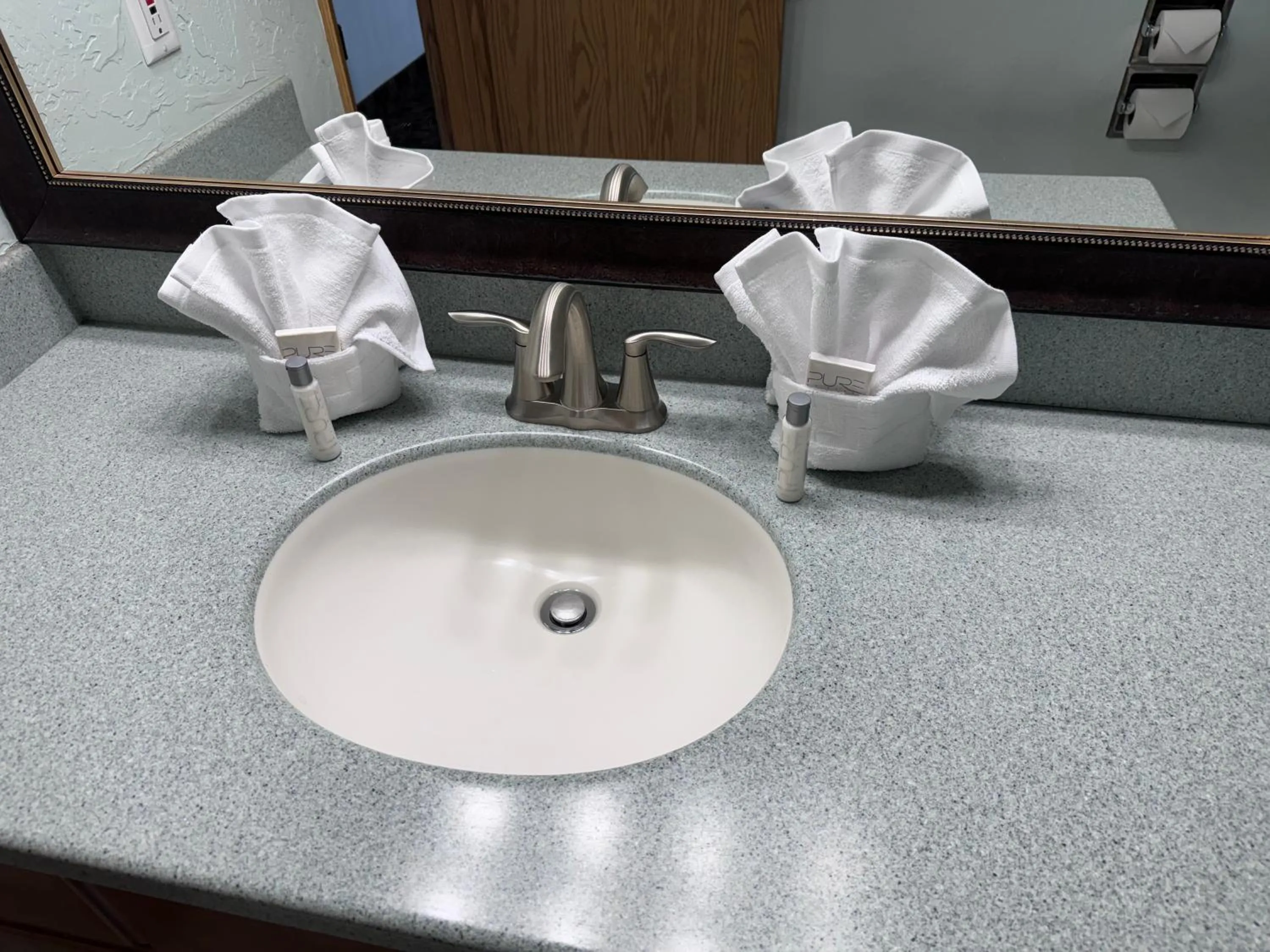 Public Bath in Promenade Inn & Suites Oceanfront