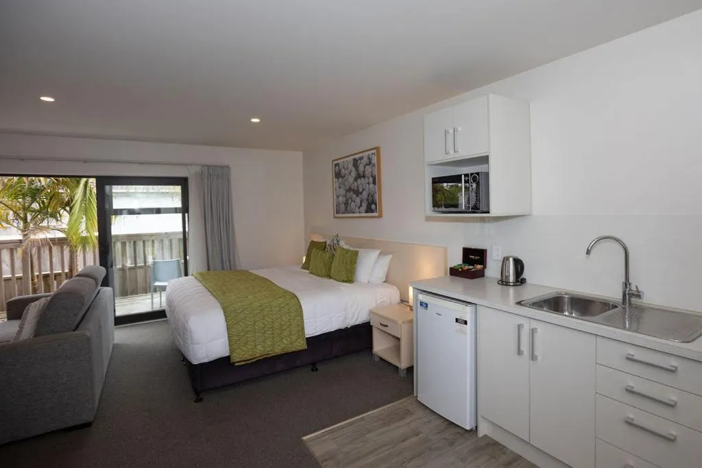 Bed in Peninsula Motel