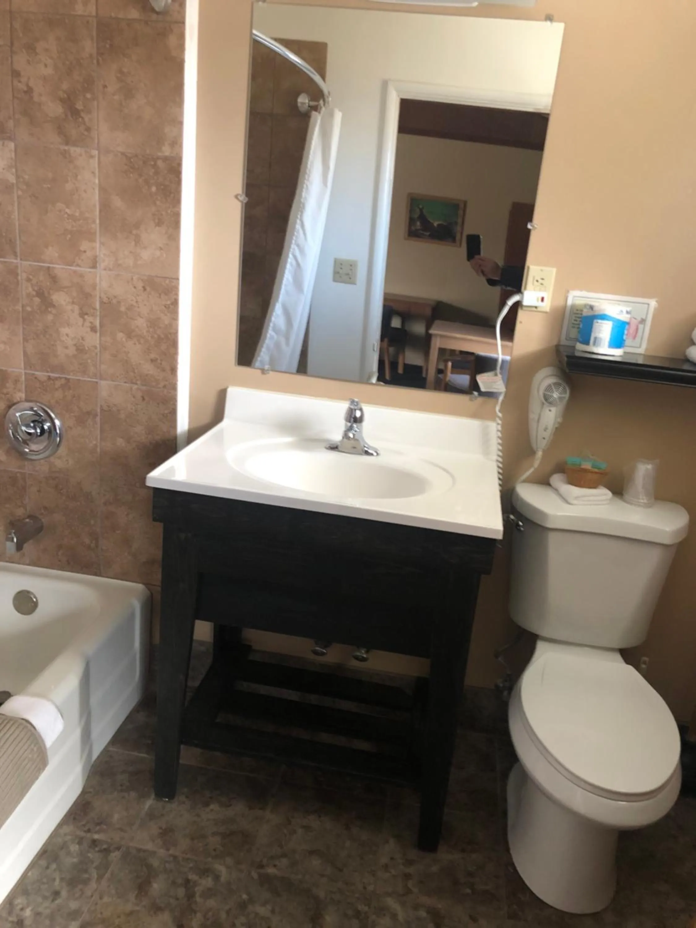 Bathroom in Meadowcliff Lodge Coleville