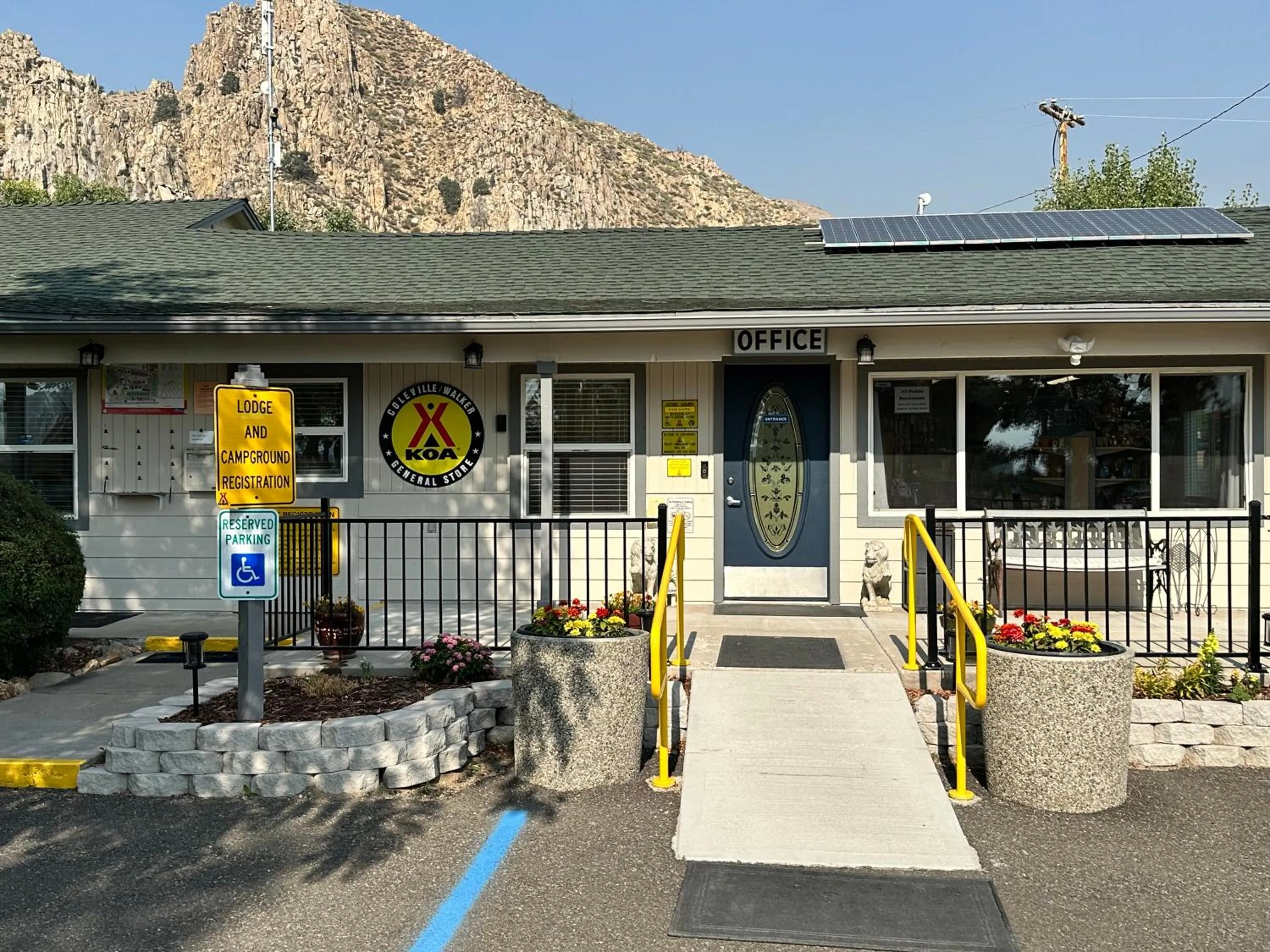 Property building in Meadowcliff Lodge Coleville