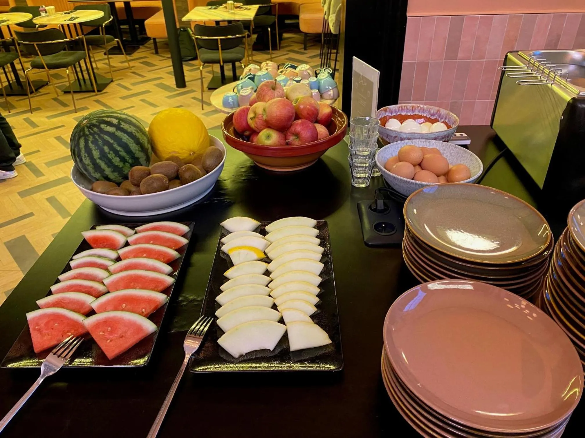 Food and drinks in ClapClap Hôtel, Food & Bar