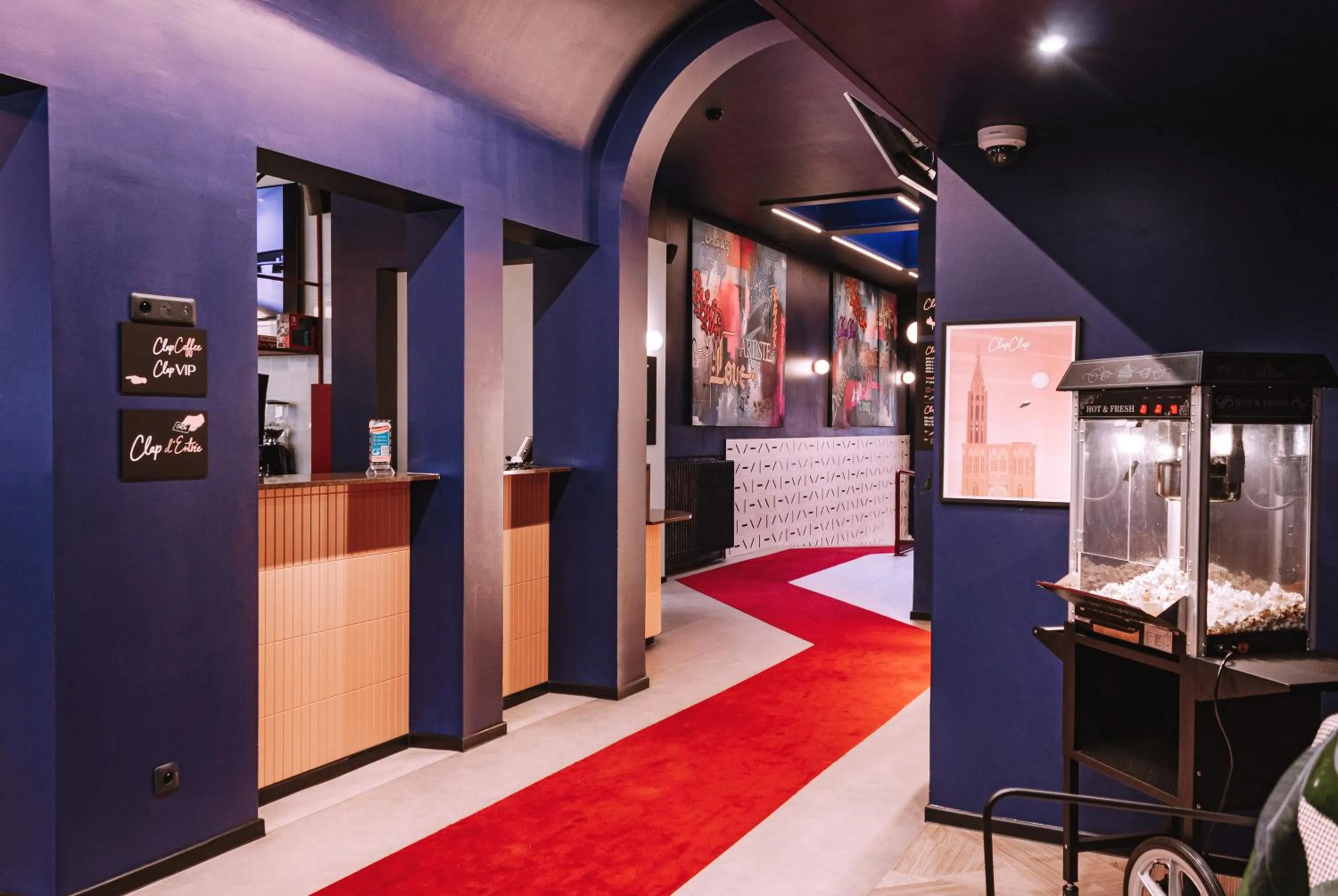 Lobby or reception in ClapClap Hôtel, Food & Bar
