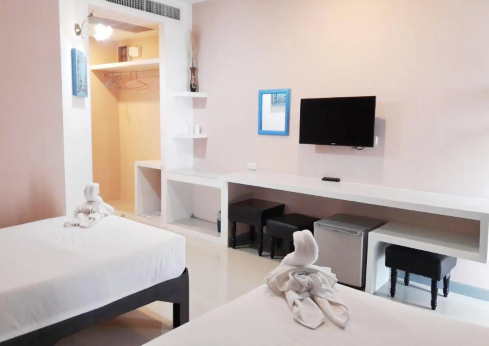 TV and multimedia, Bed in Like Residence