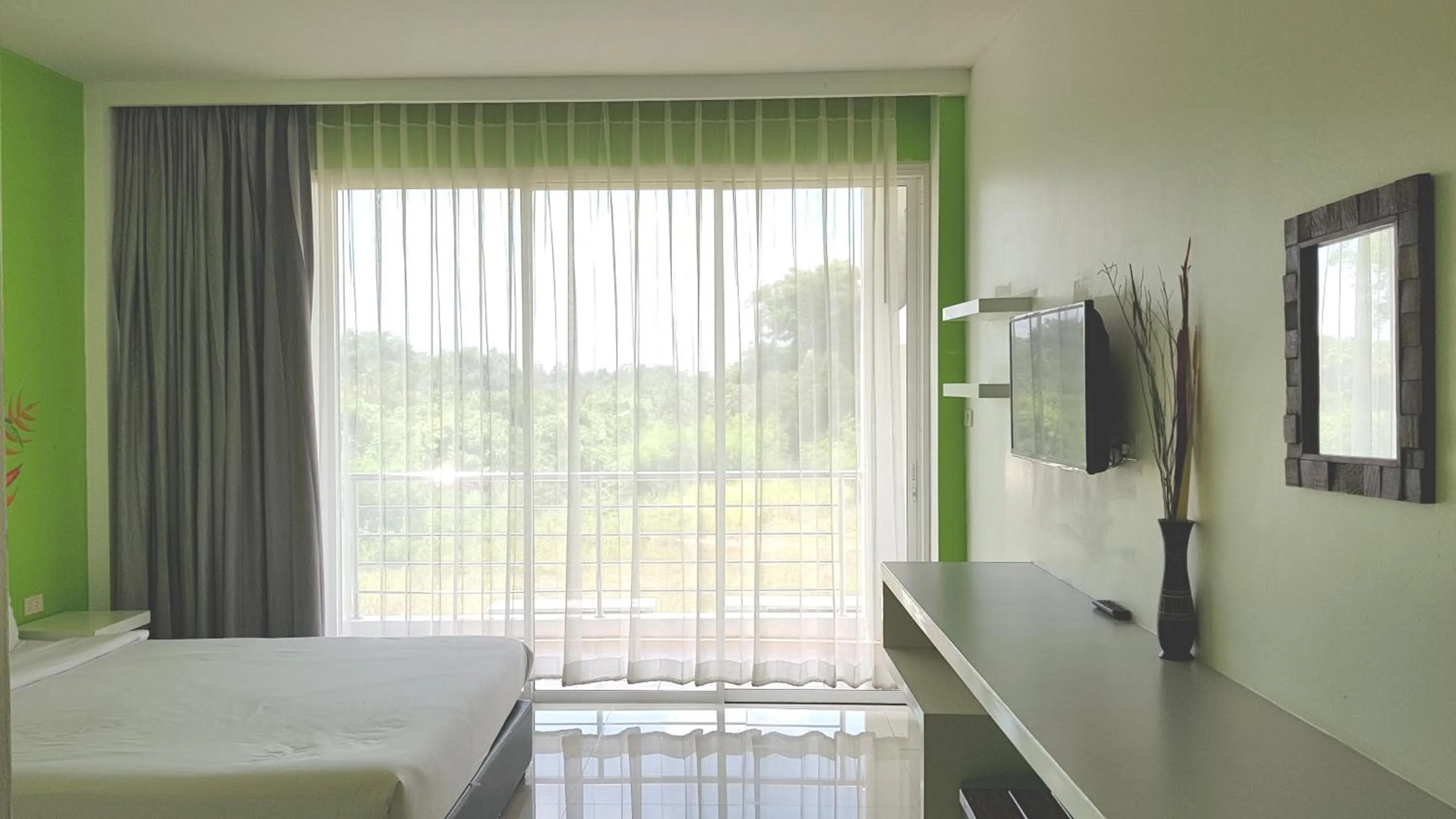 Photo of the whole room, Bed in Like Residence