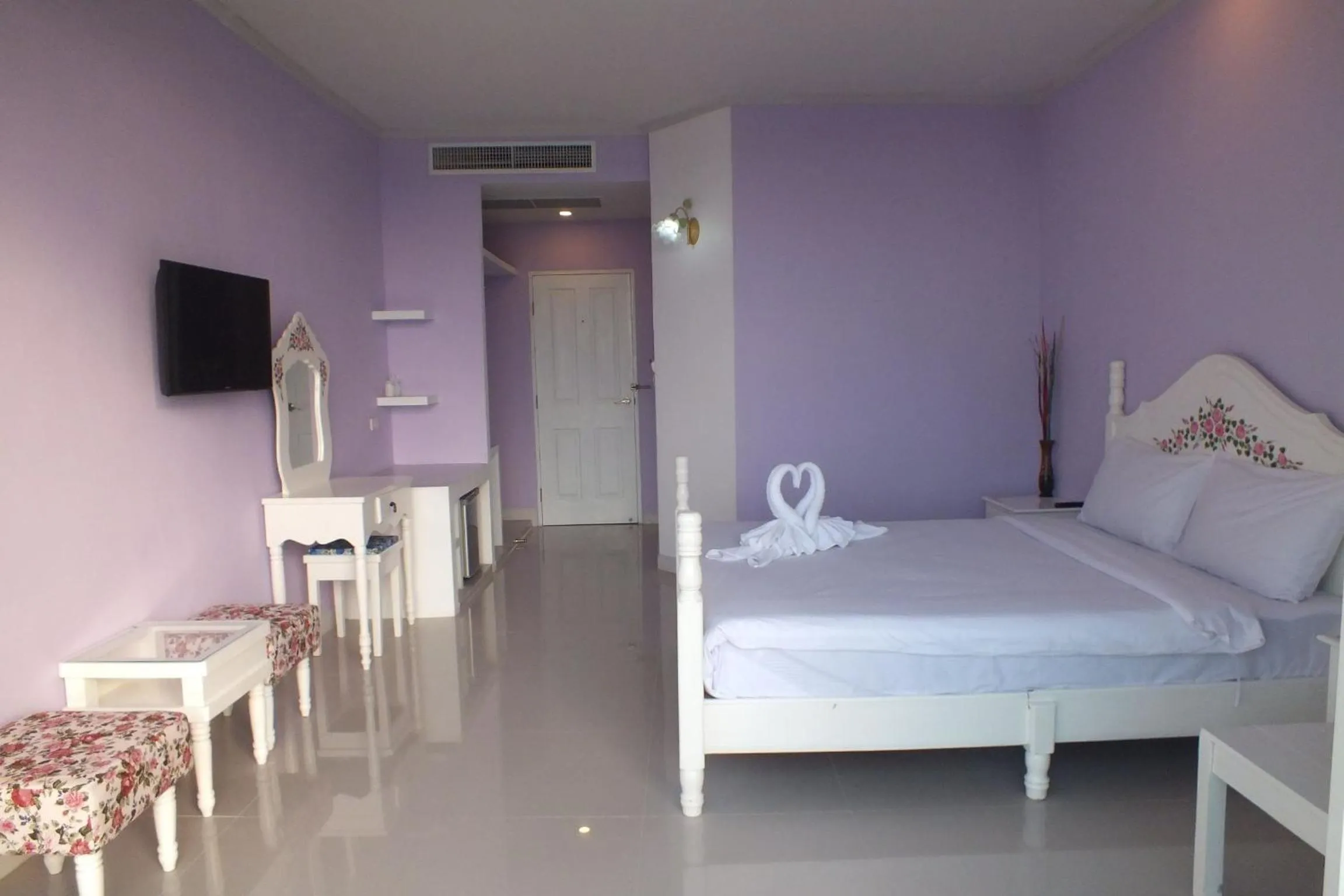 Bed in Like Residence