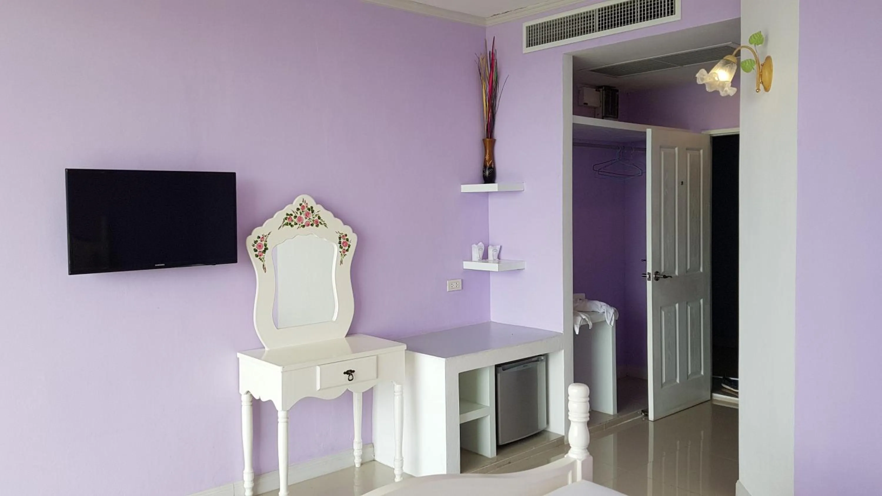 TV and multimedia in Like Residence