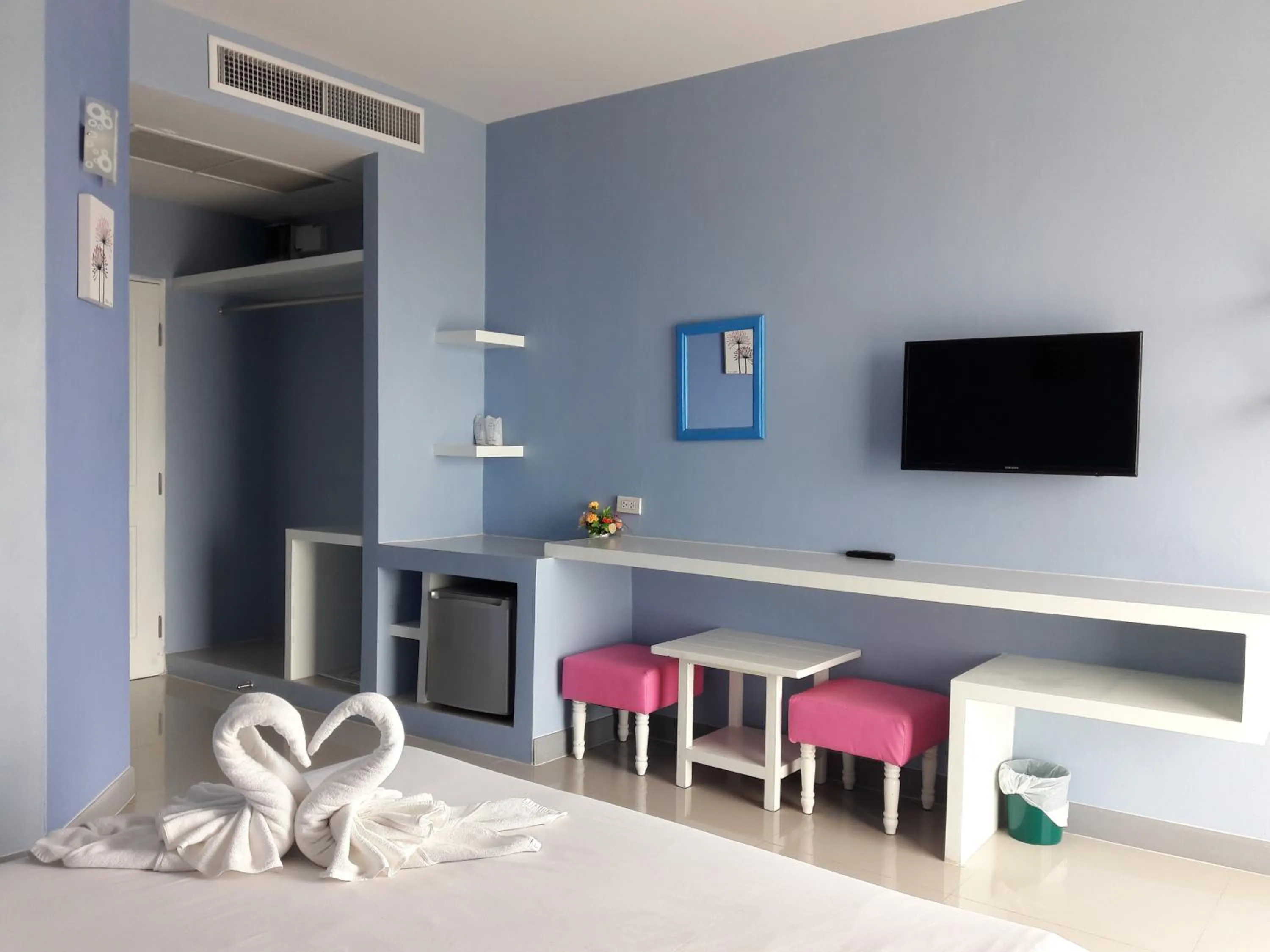 TV and multimedia, Bed in Like Residence