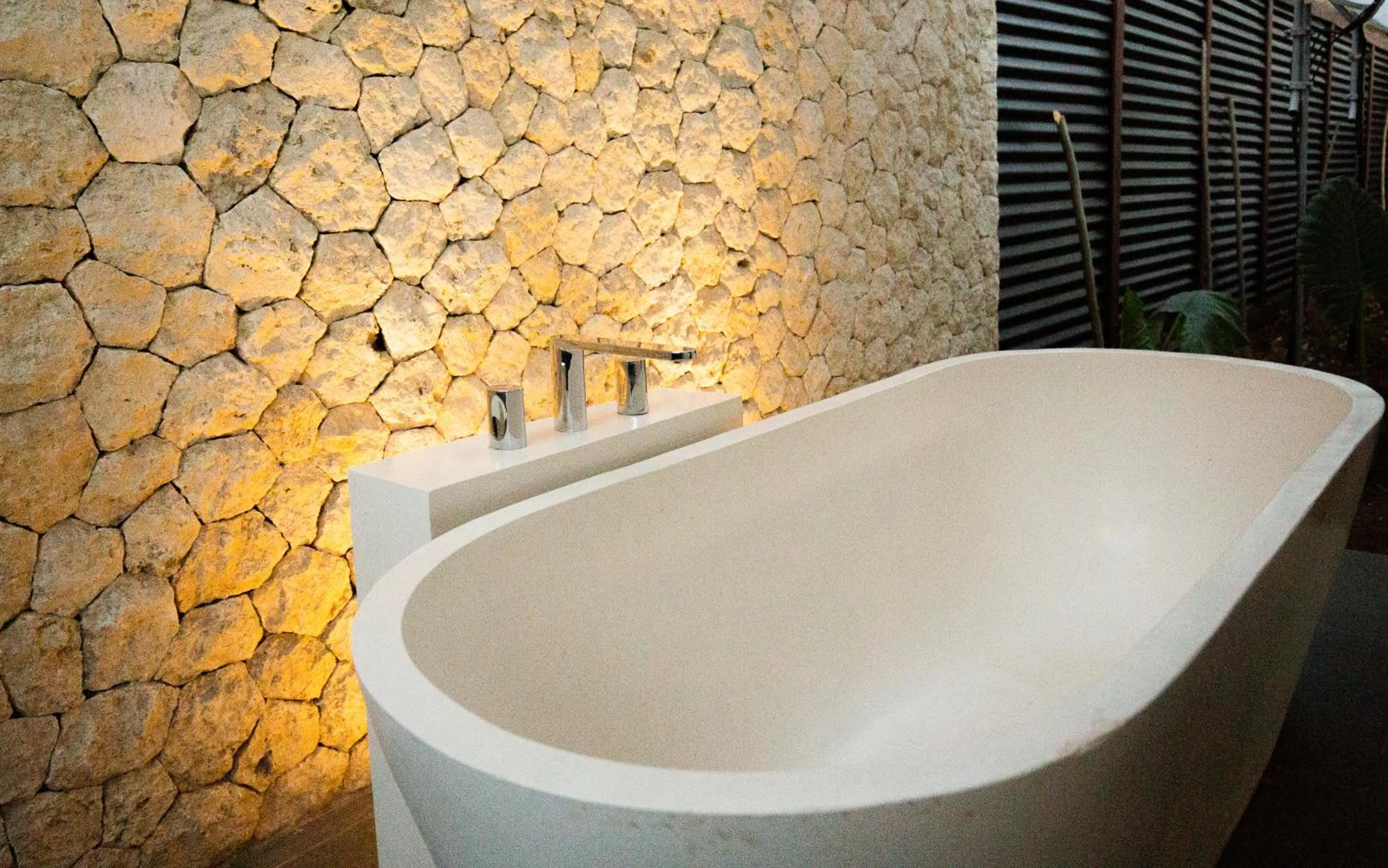 Bath in Origin Uluwatu