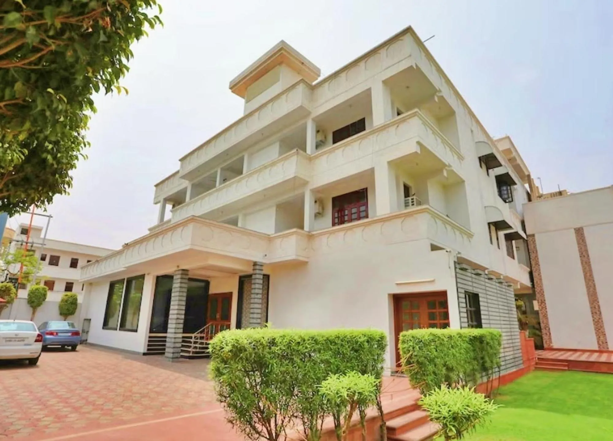 Property building in Hotel Marc Royal