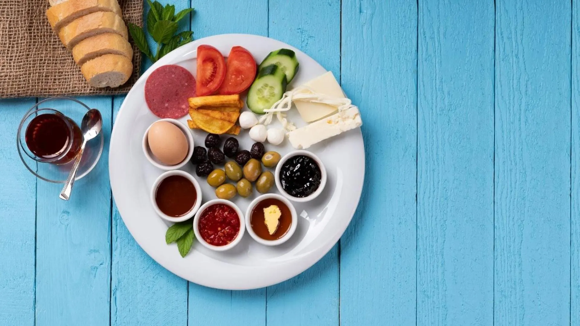 Breakfast in ROYAL TAKSIM SUITES