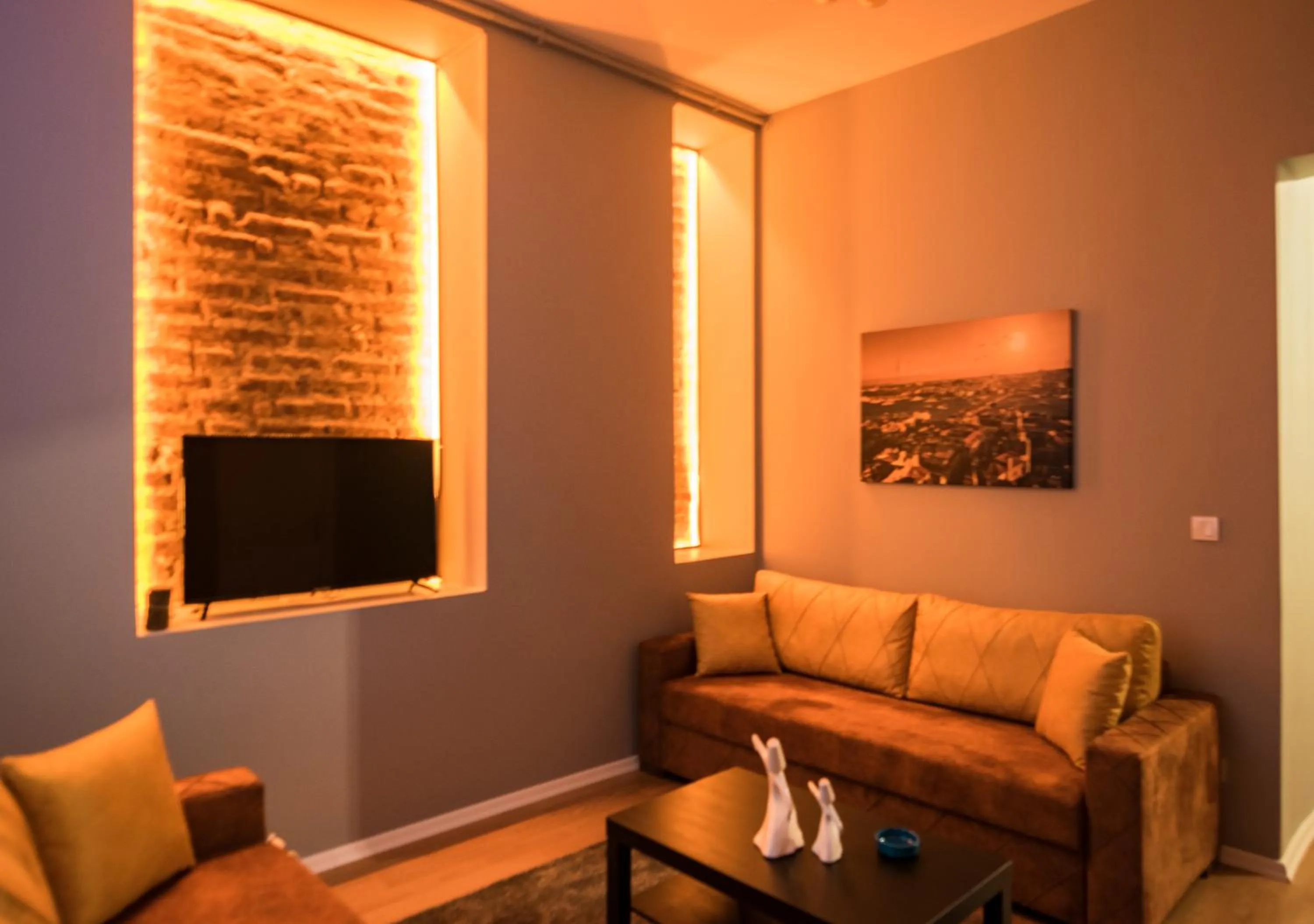 Communal lounge/ TV room in ROYAL TAKSIM SUITES