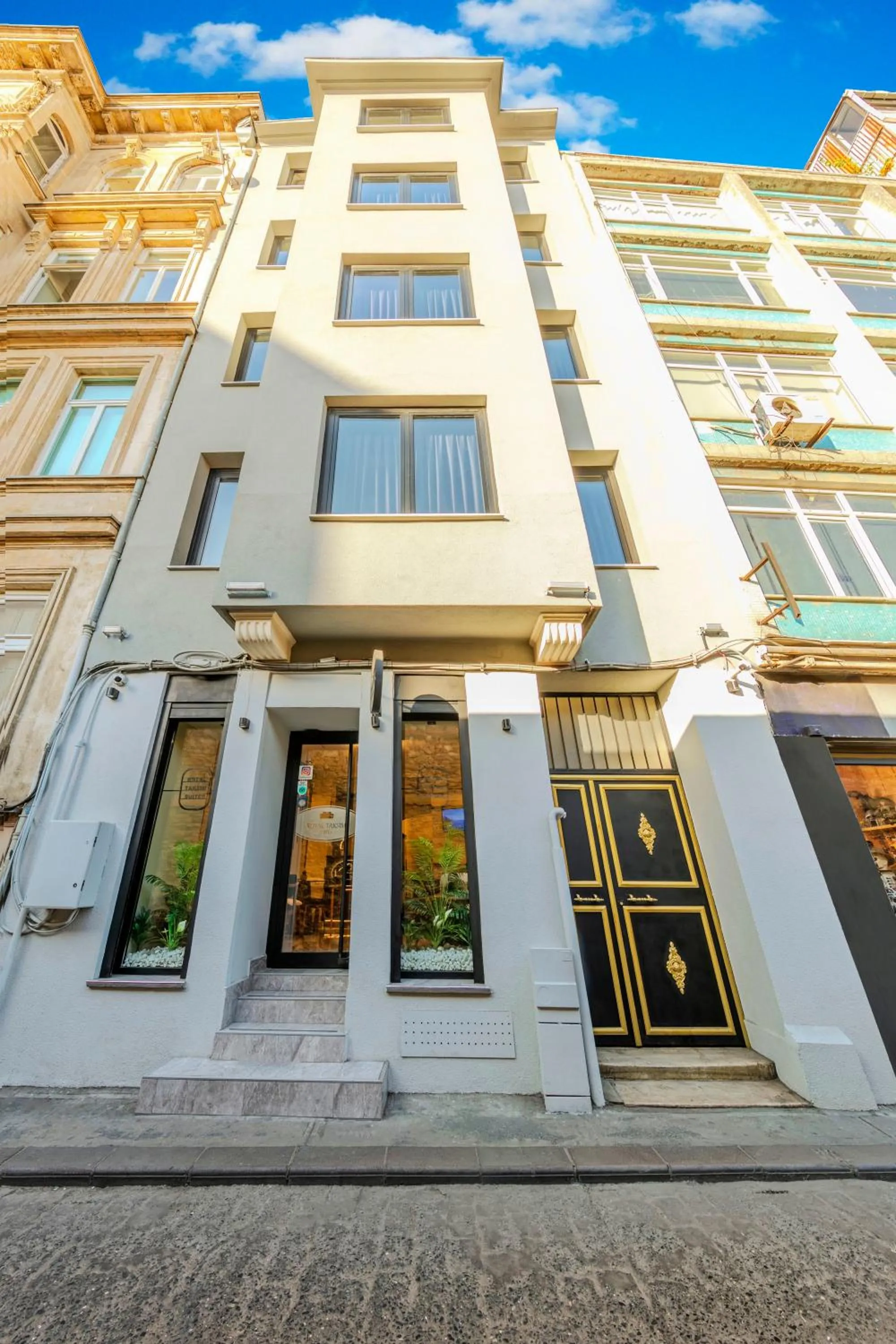 Property building in ROYAL TAKSIM SUITES
