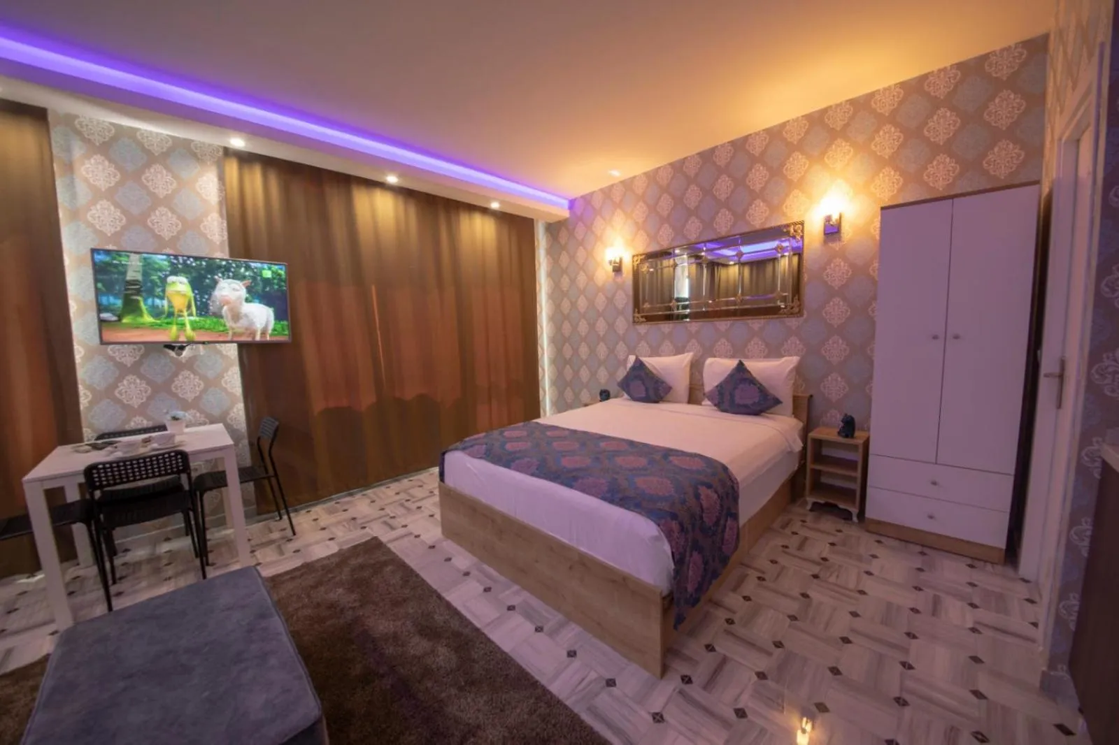 Bed in ROYAL TAKSIM SUITES