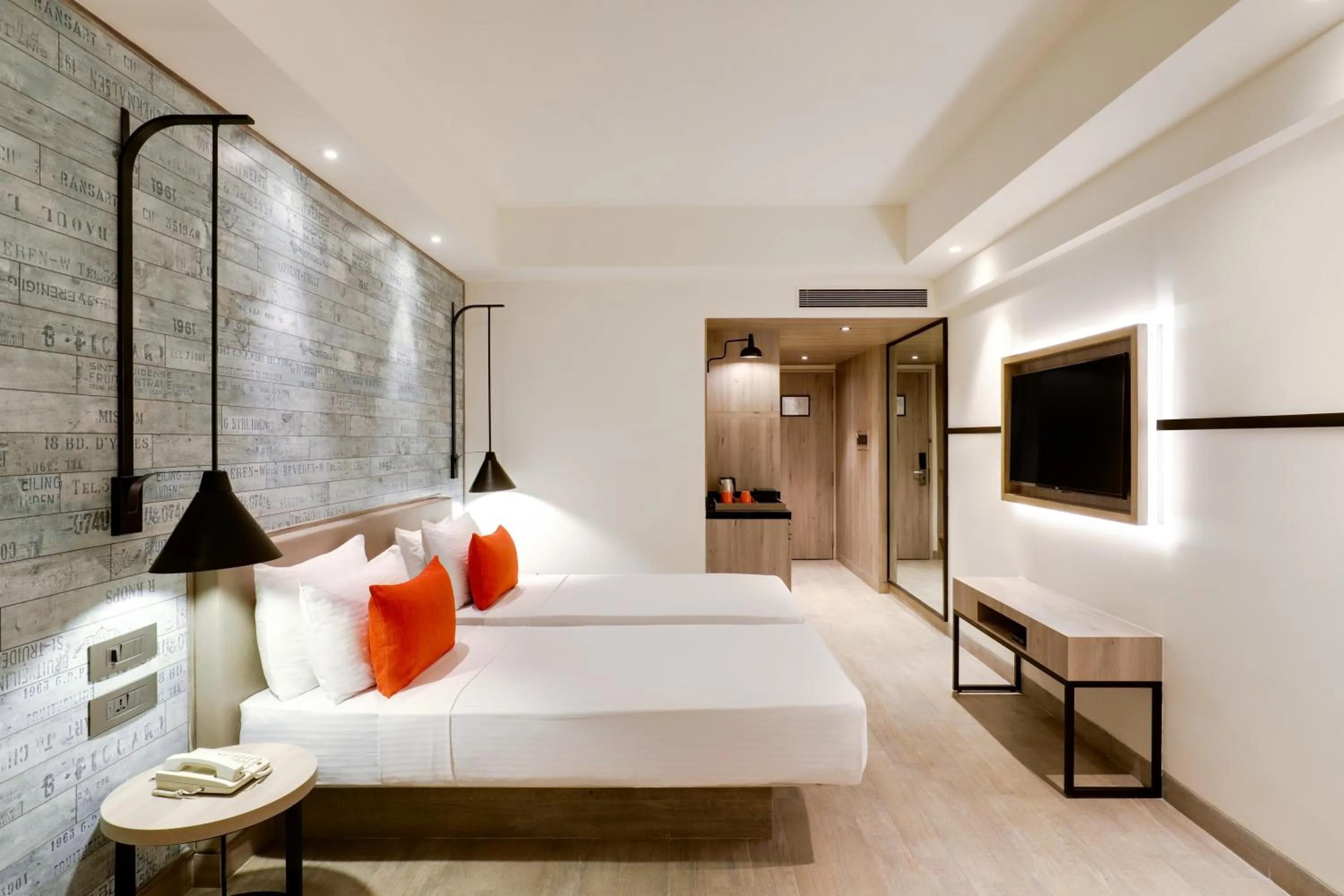 Bedroom, Bed in Lemon Tree Premier, Mumbai International Airport