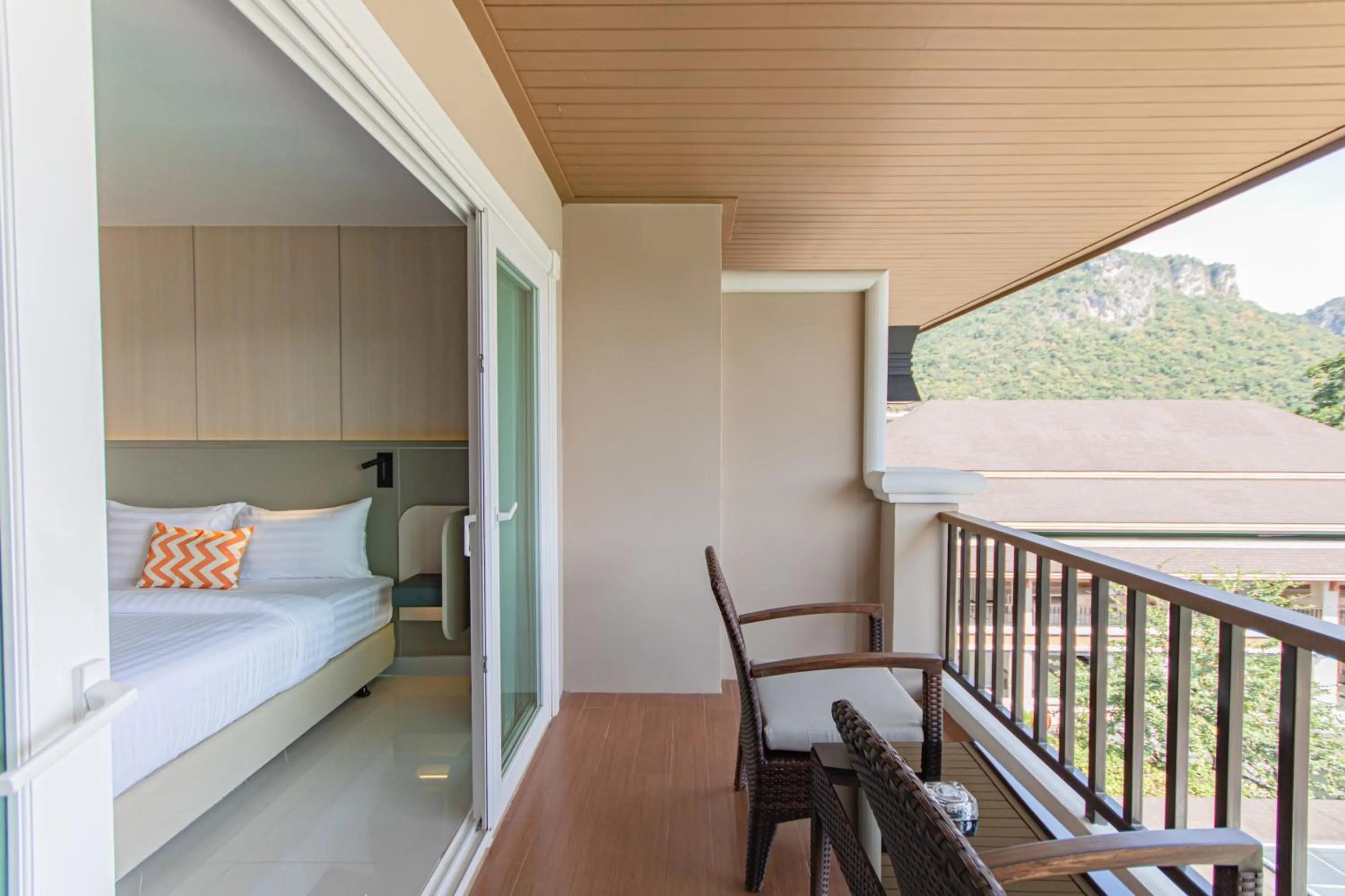 Balcony/Terrace, Bed in Lacol Khao Yai - A Chatrium Collection