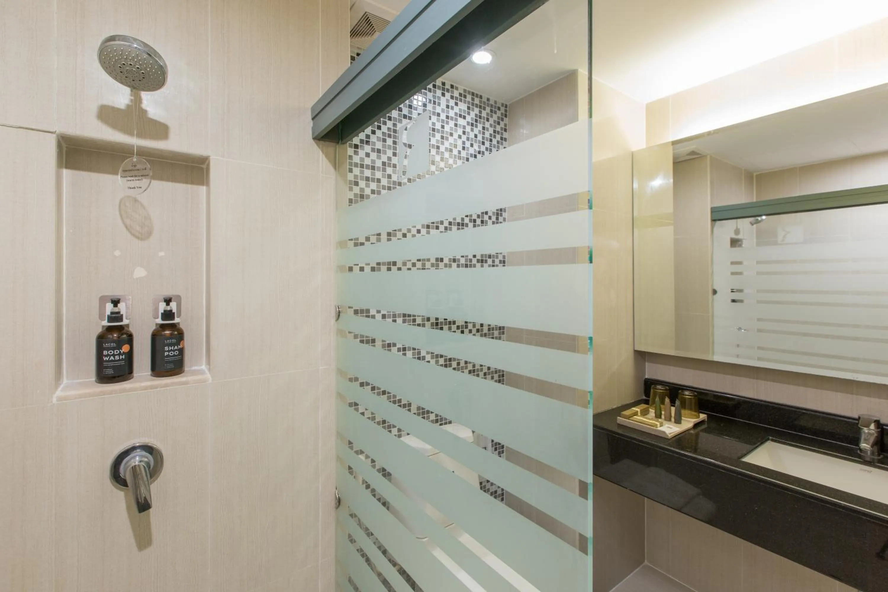 Shower in Lacol Khao Yai - A Chatrium Collection