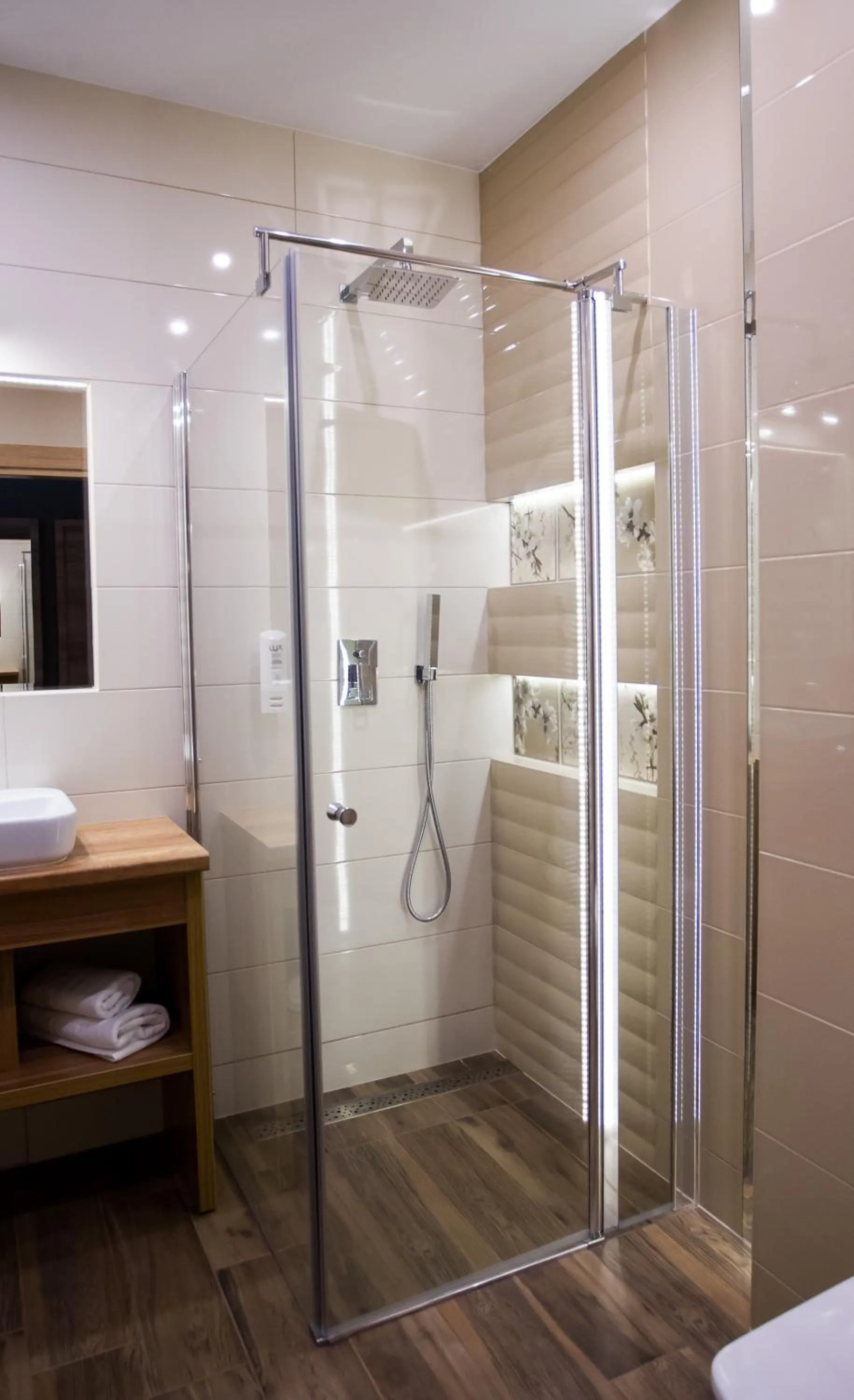 Shower in Hotel Coloseum