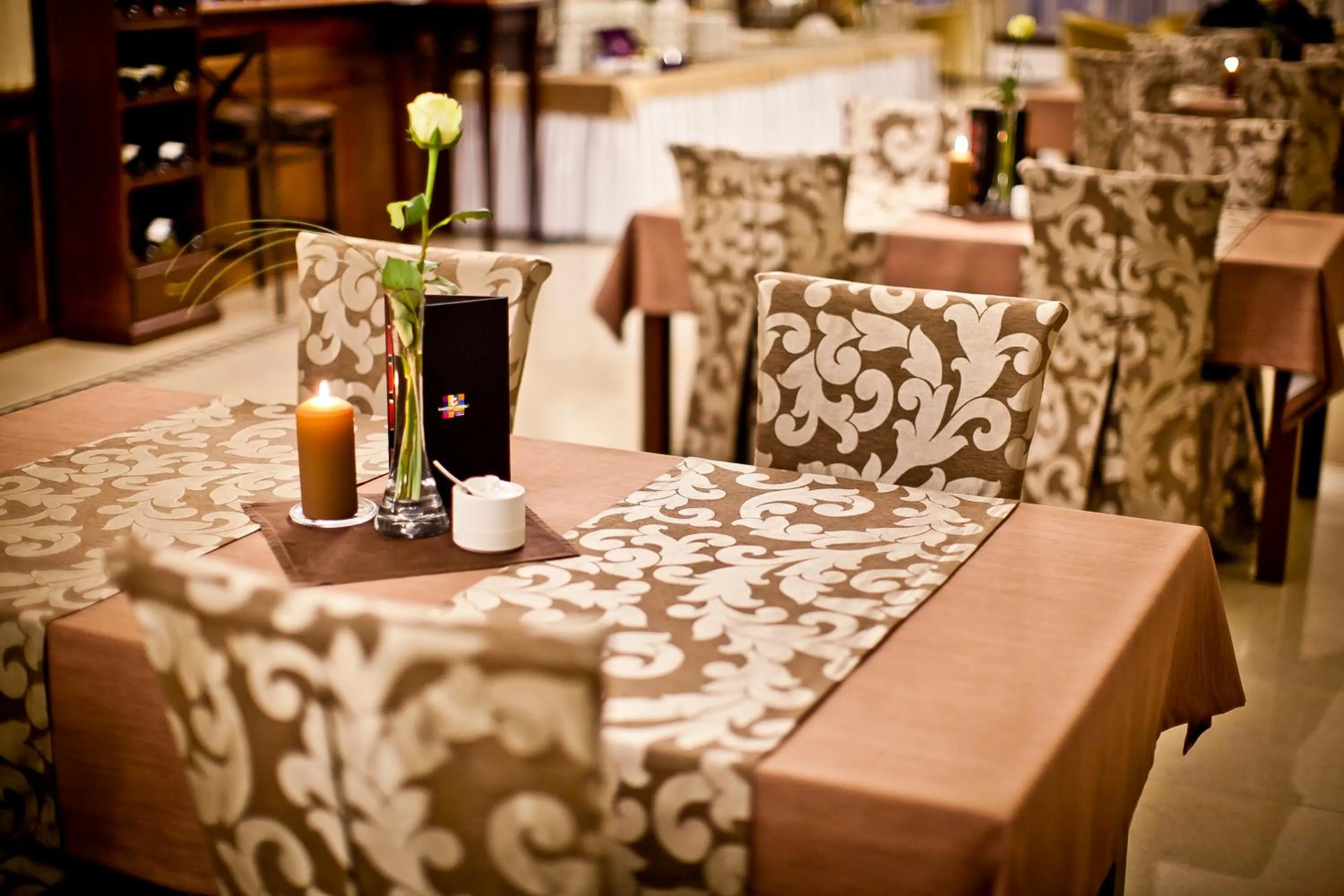 Restaurant/places to eat in Hotel Coloseum