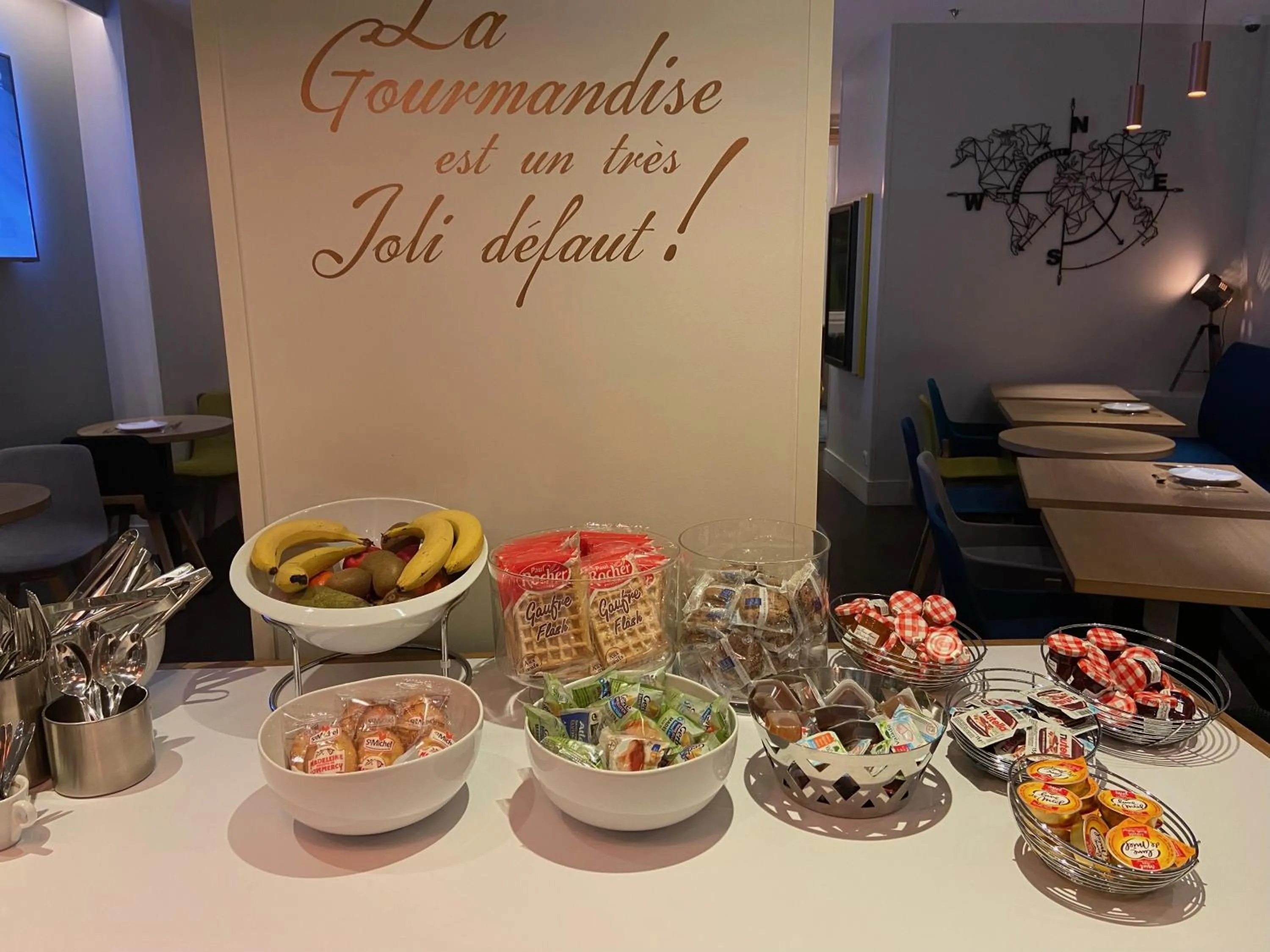 Food in Holiday Inn Paris-Auteuil by IHG