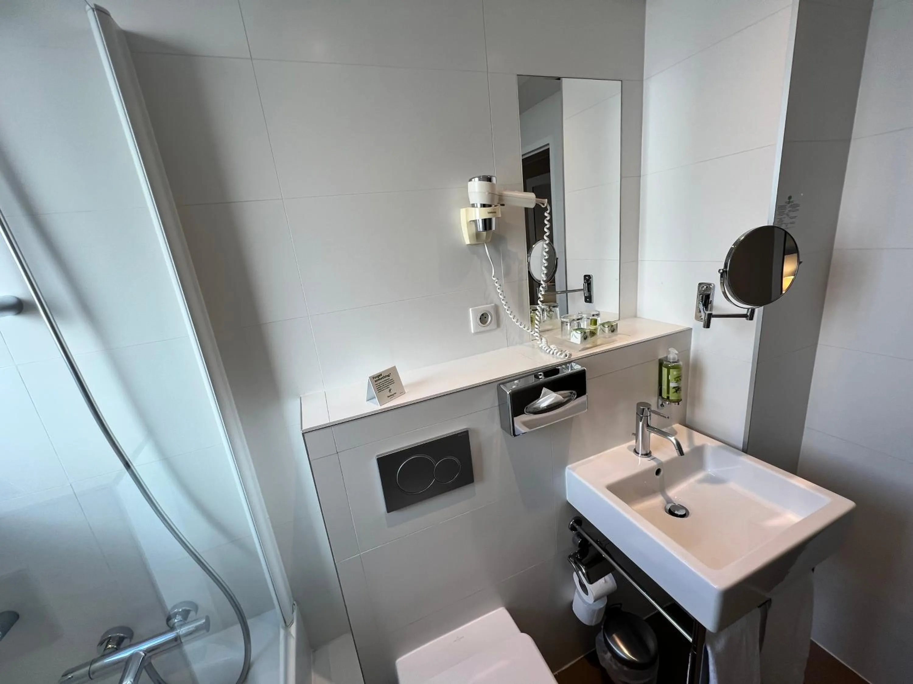 Bathroom in Holiday Inn Paris-Auteuil by IHG