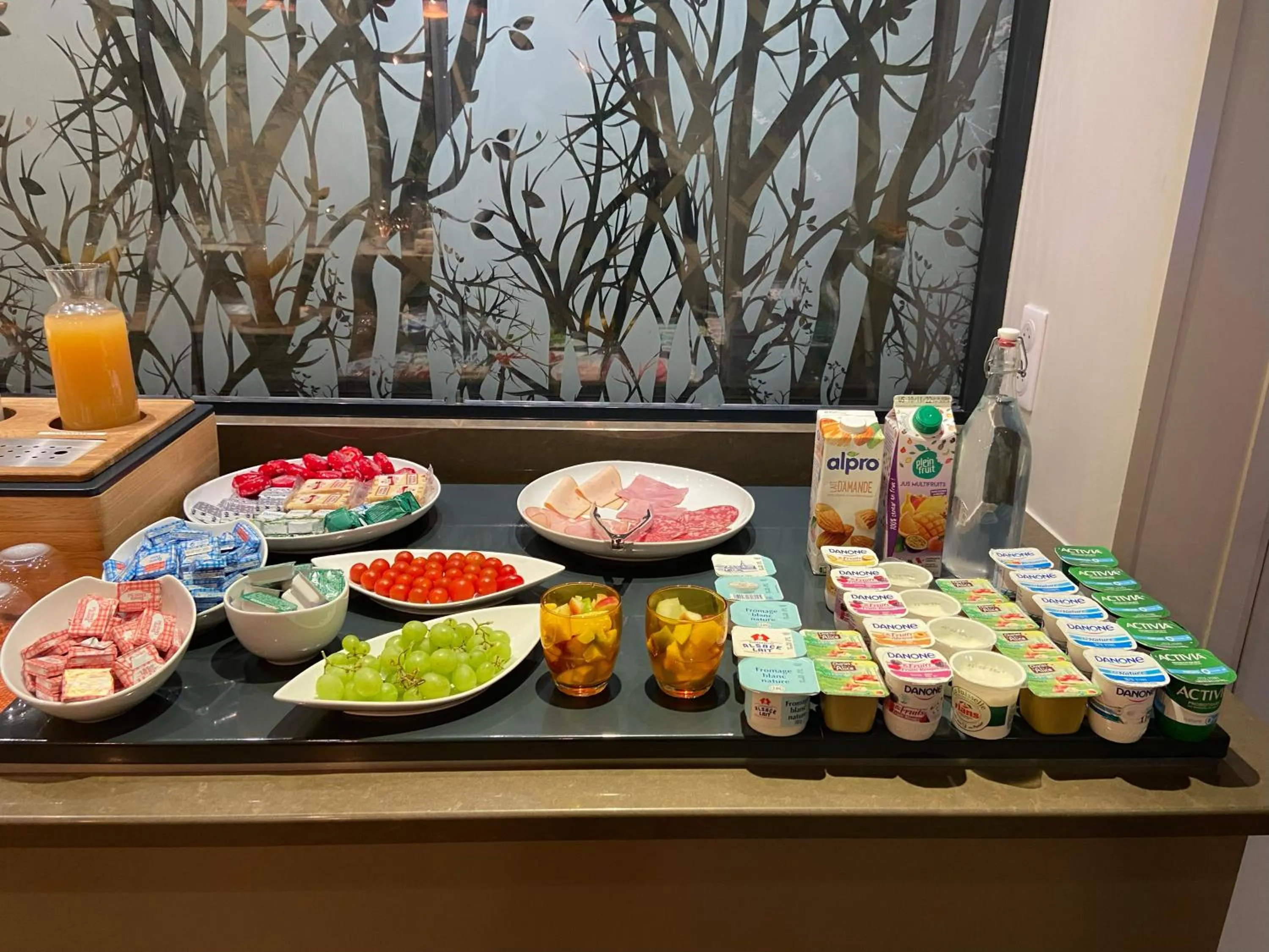 Breakfast in Holiday Inn Paris-Auteuil by IHG