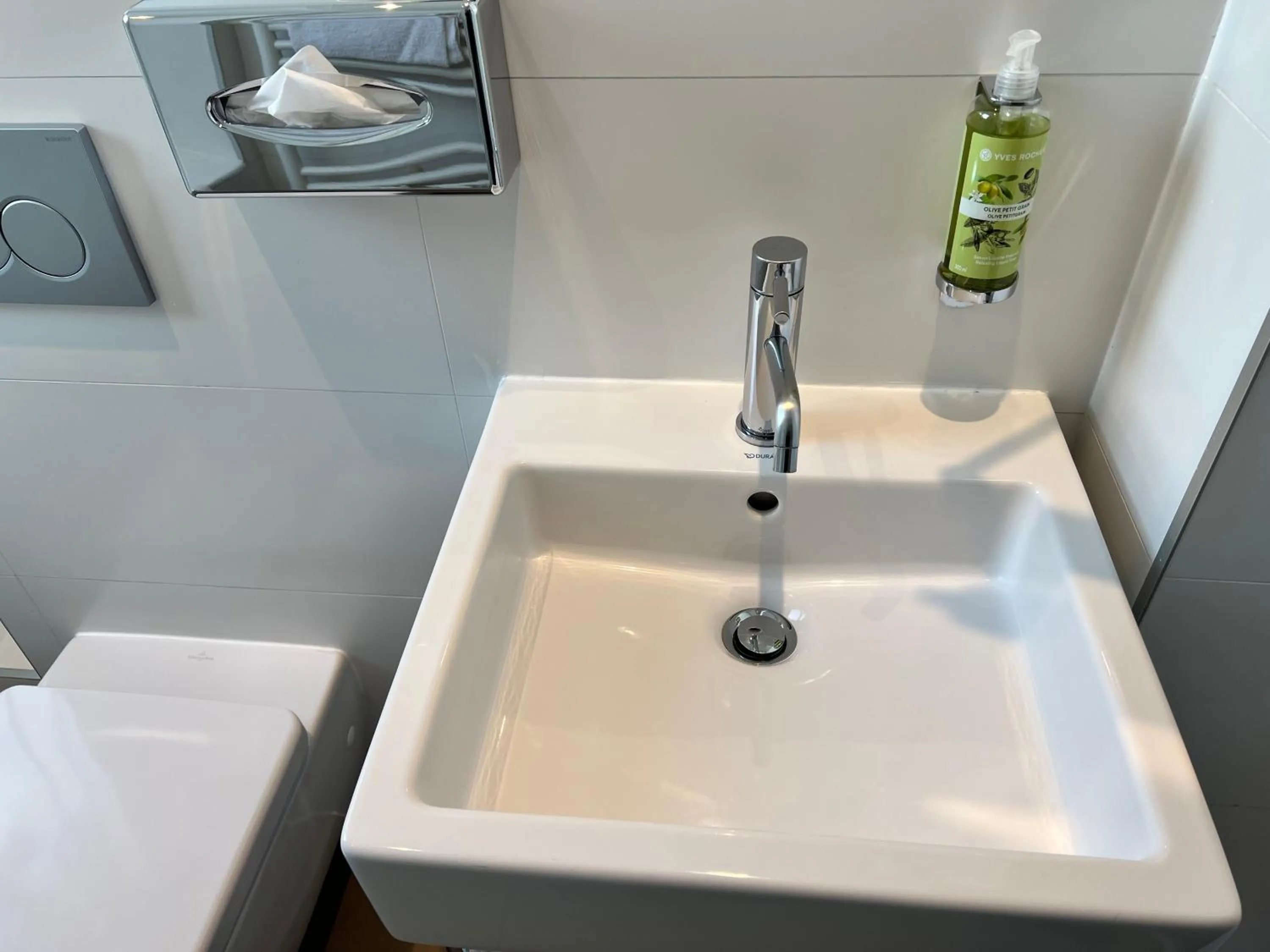 Bathroom in Holiday Inn Paris-Auteuil by IHG