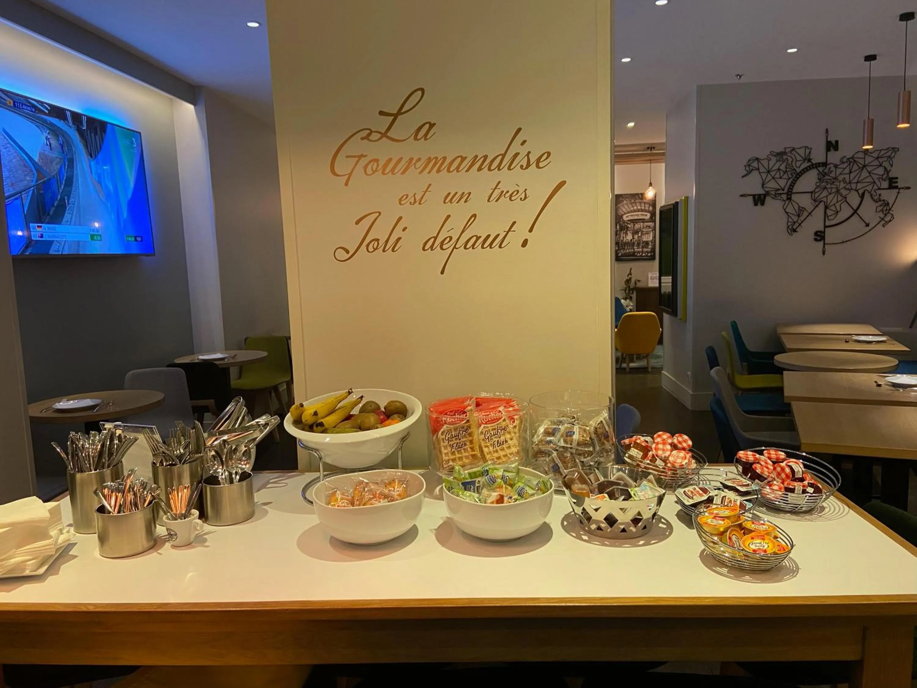 Restaurant/places to eat in Holiday Inn Paris-Auteuil by IHG