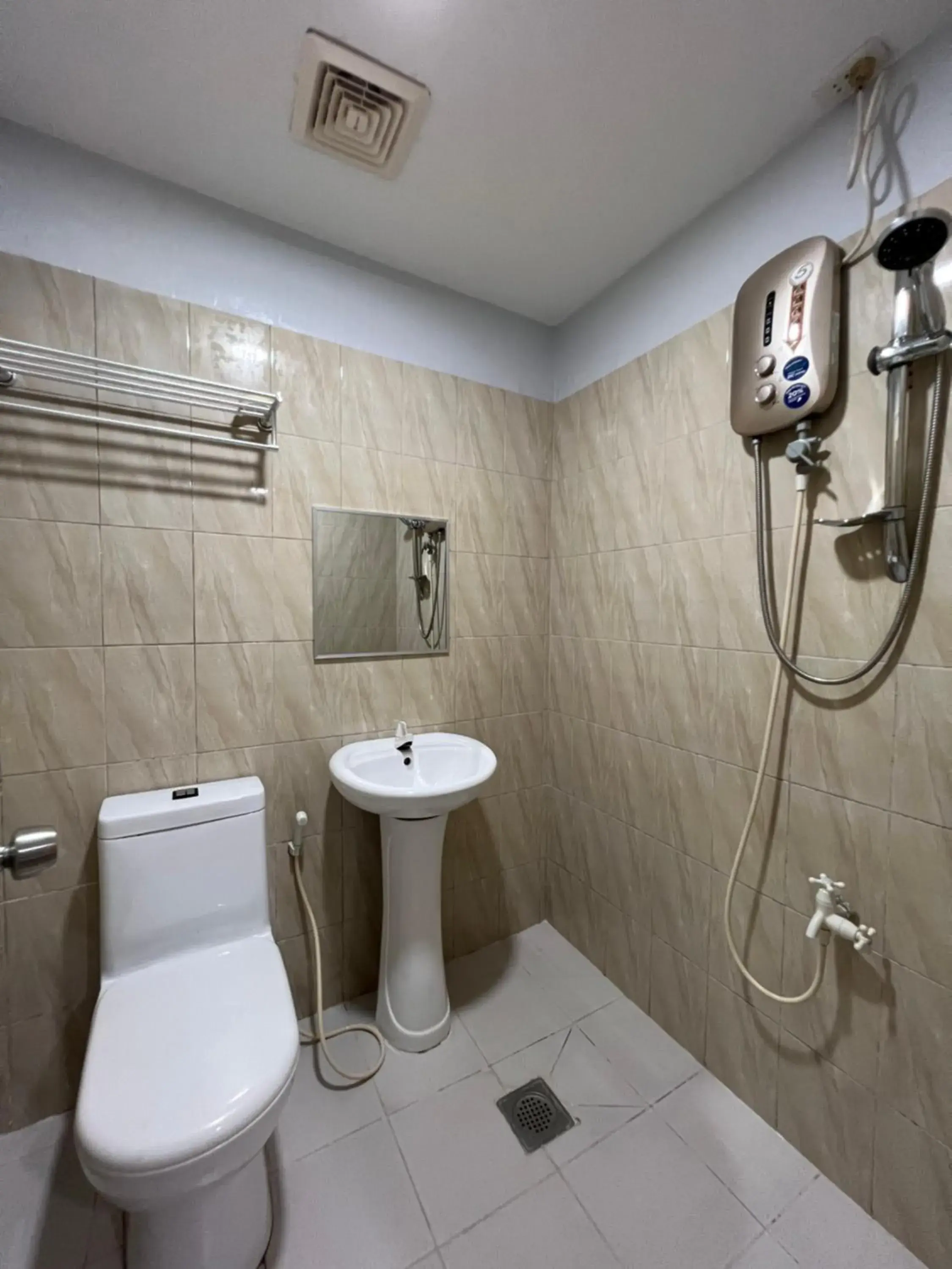 Economy Twin Room in Ging-Ging Tourist Inn Economy Twin Room in Ging-Ging Tourist Inn