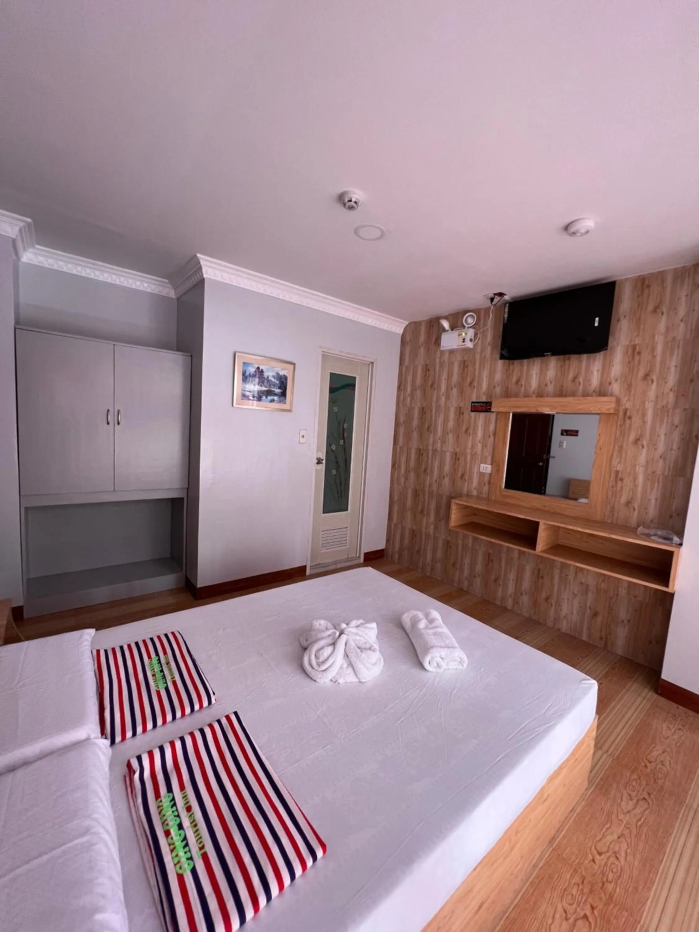 Double Room with Balcony - single occupancy in Ging-Ging Tourist Inn
