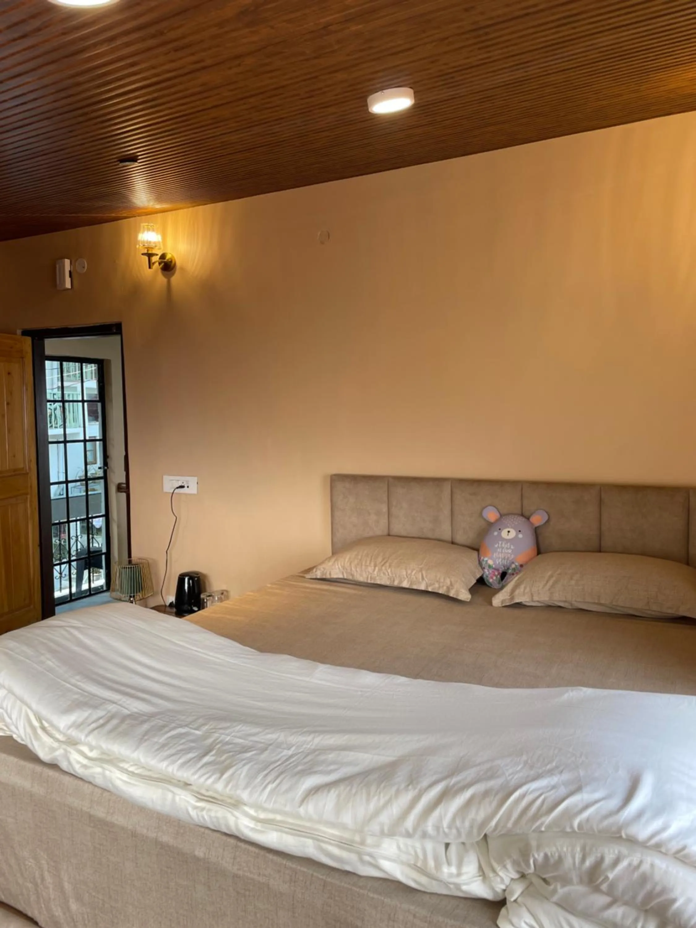 Bed in THE GINGKO EYRIE