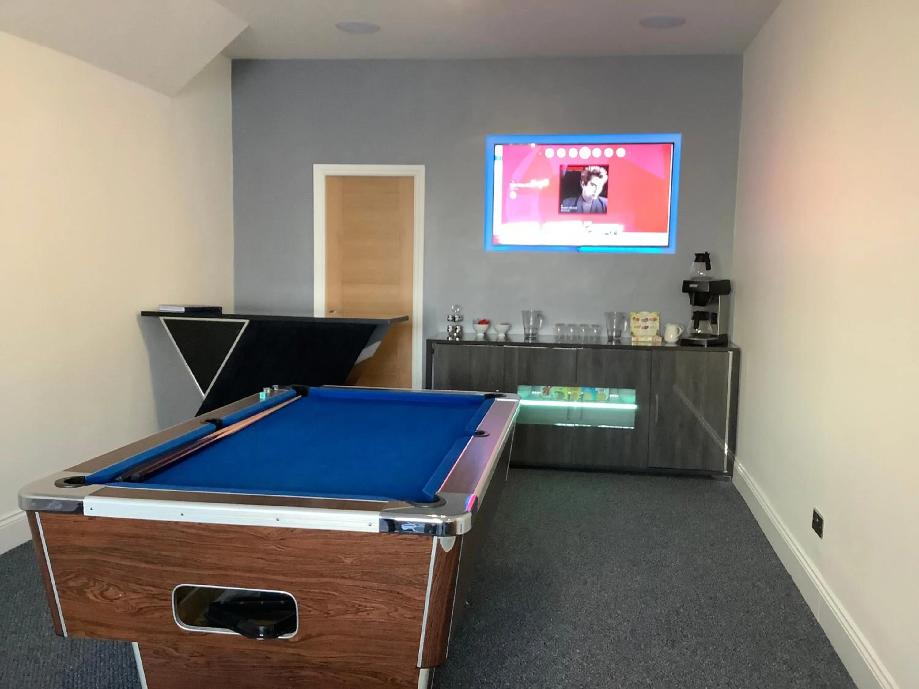 Dining area in Harleys Reads Avenue