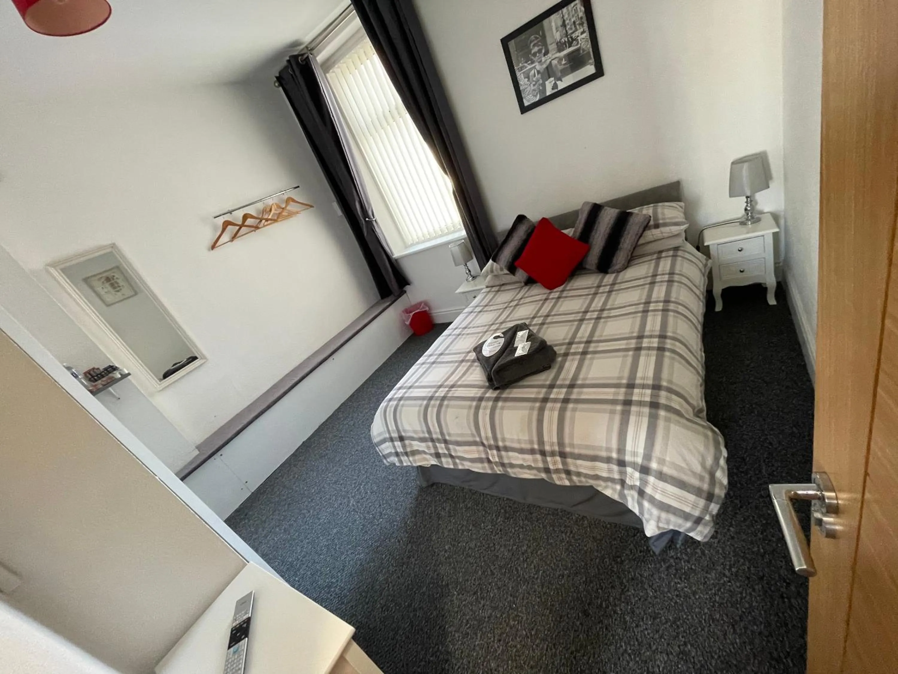 Bedroom, Bed in Harleys Reads Avenue