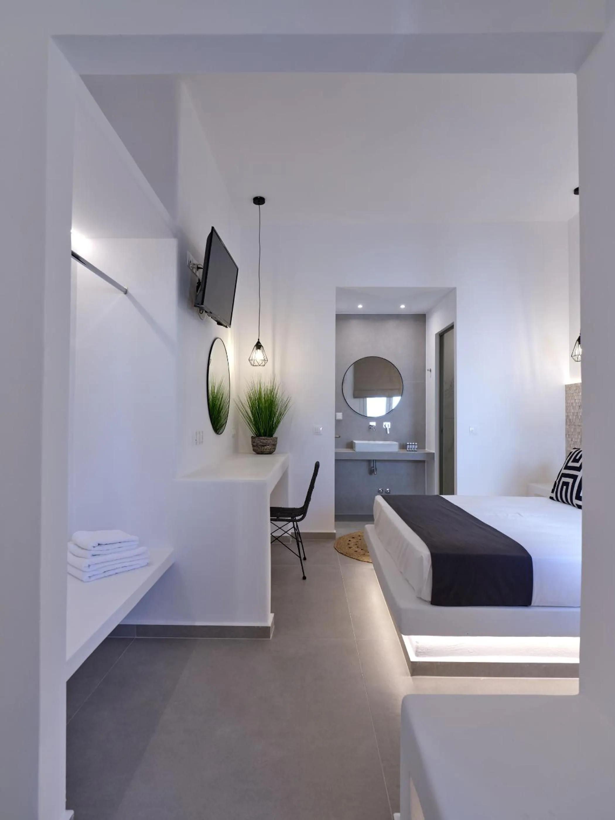 Photo of the whole room in Acropolis