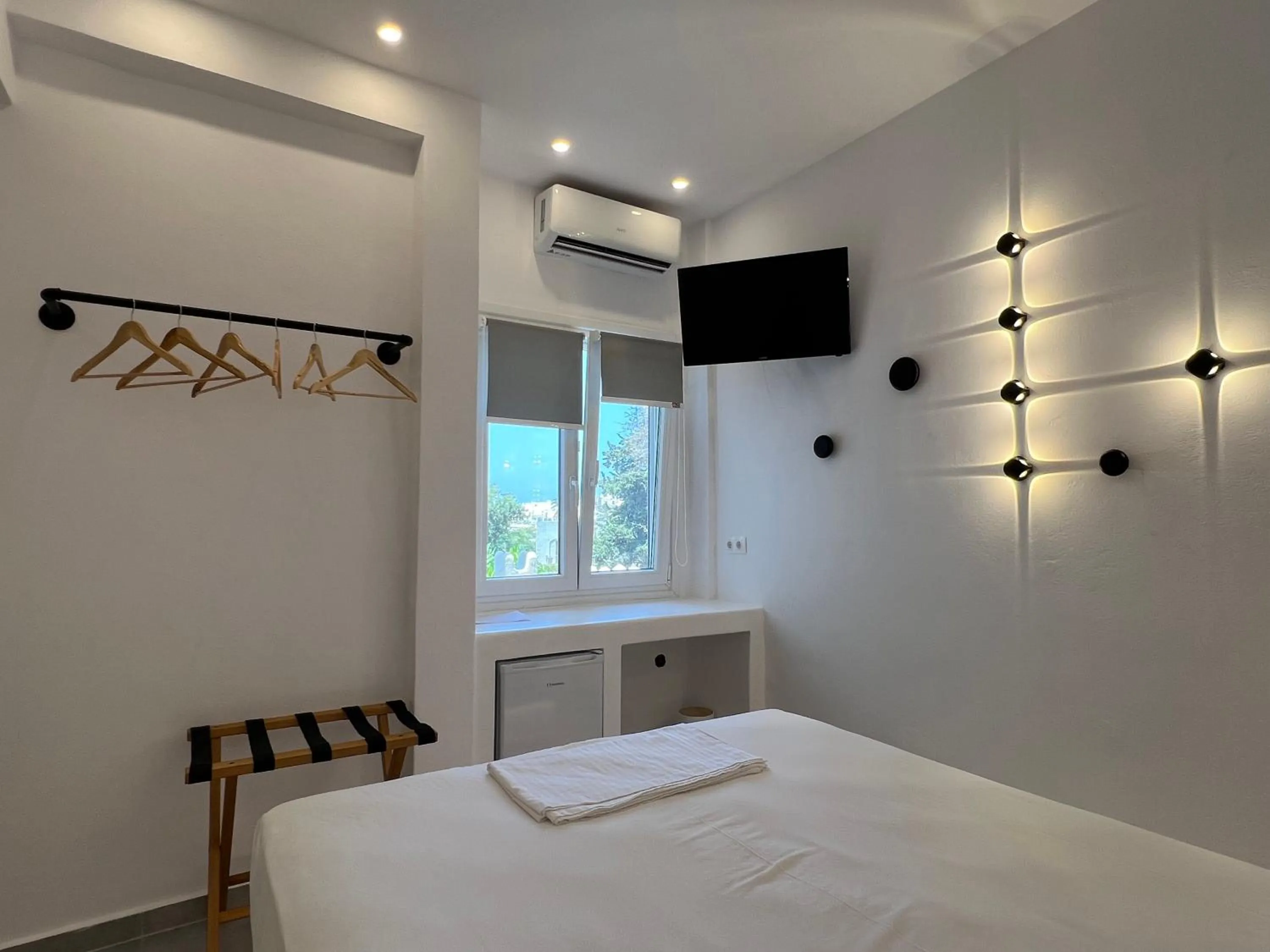 TV and multimedia in Acropolis