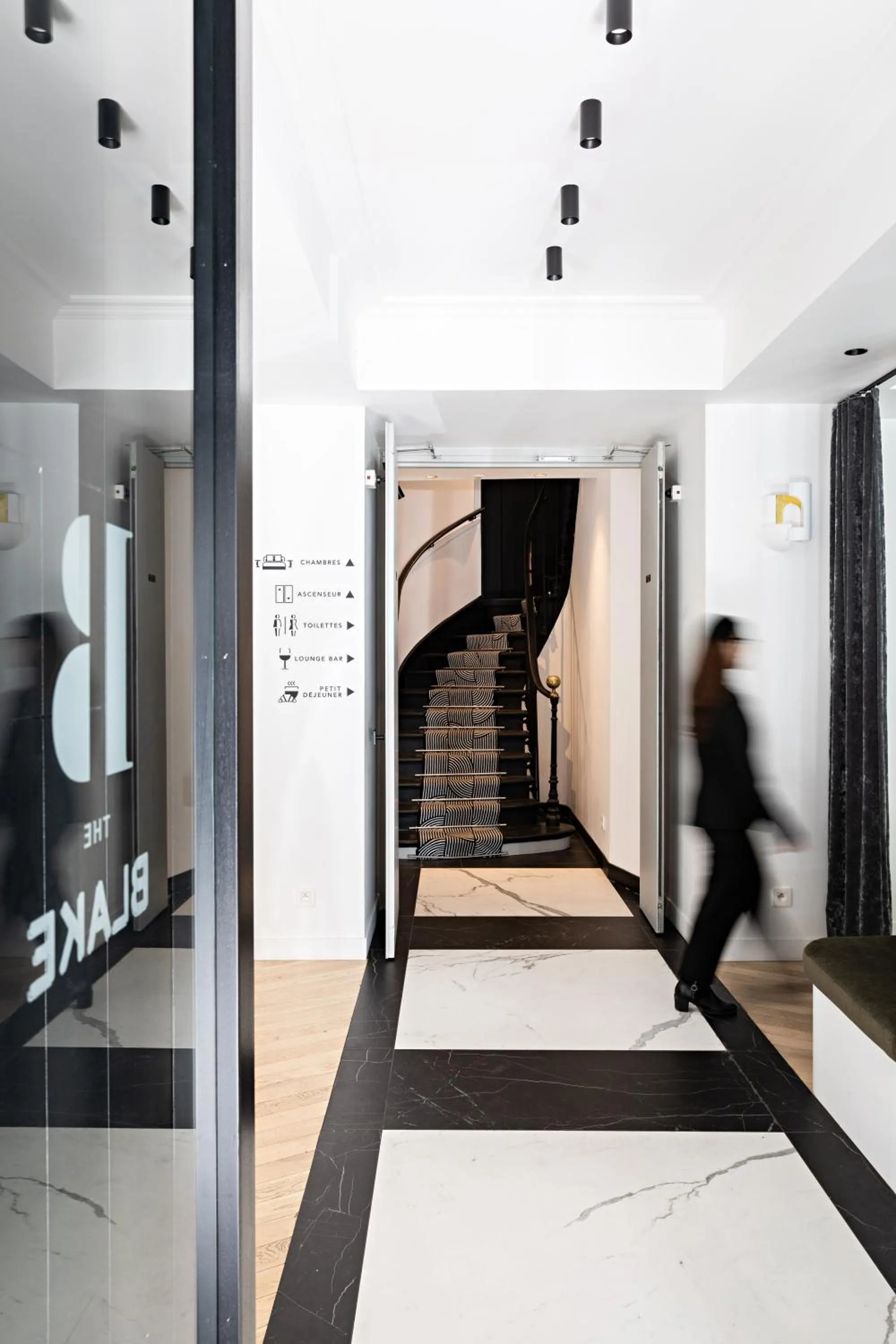 Lobby or reception in Best Western Premier The Blake Paris Gare Saint Lazare