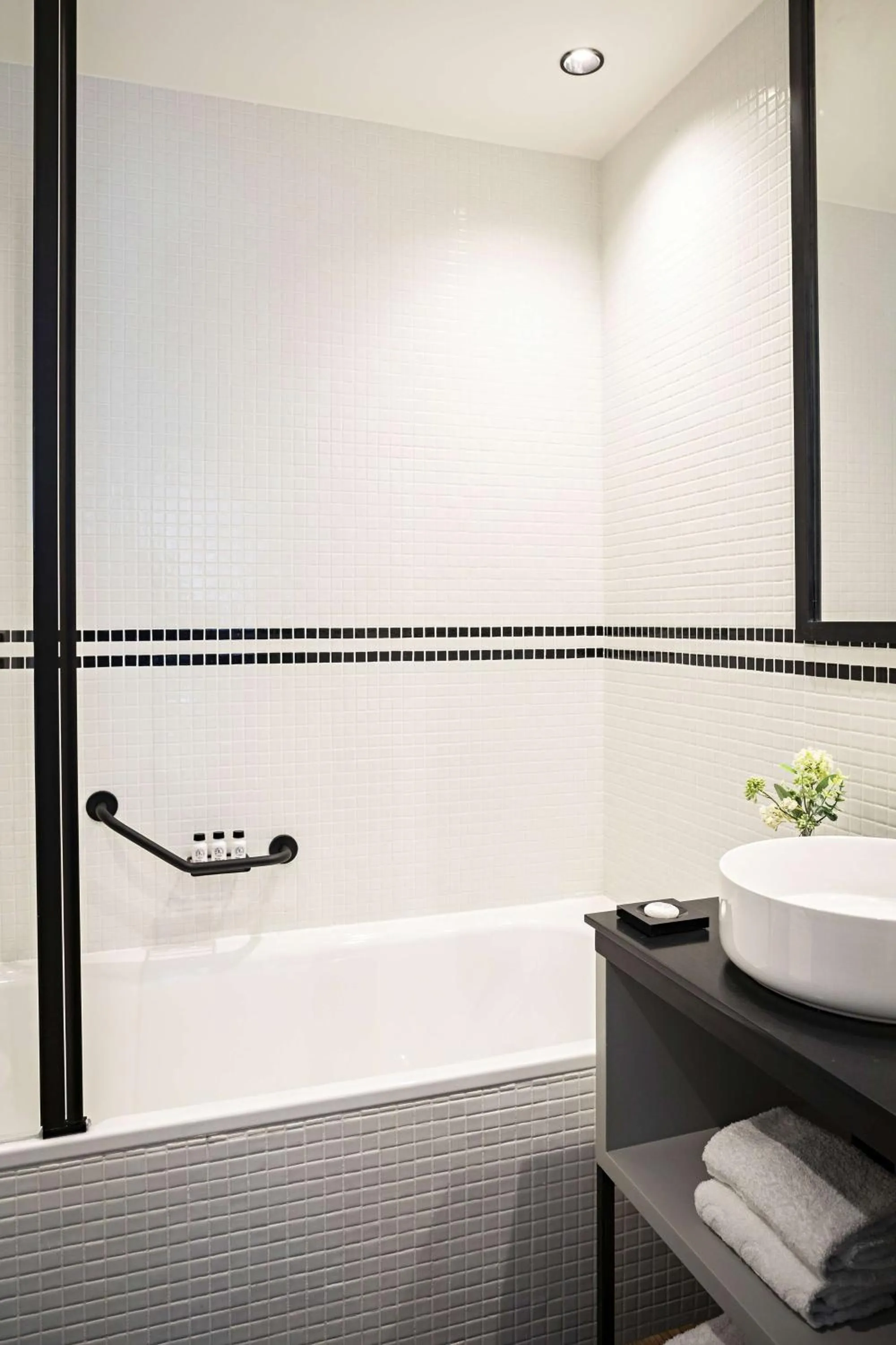 Bathroom in Best Western Premier The Blake Paris Gare Saint Lazare