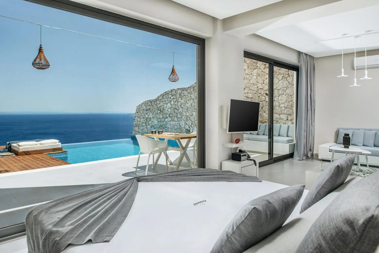 Property building in Emerald Villas & Suites - The Finest Hotels Of The World