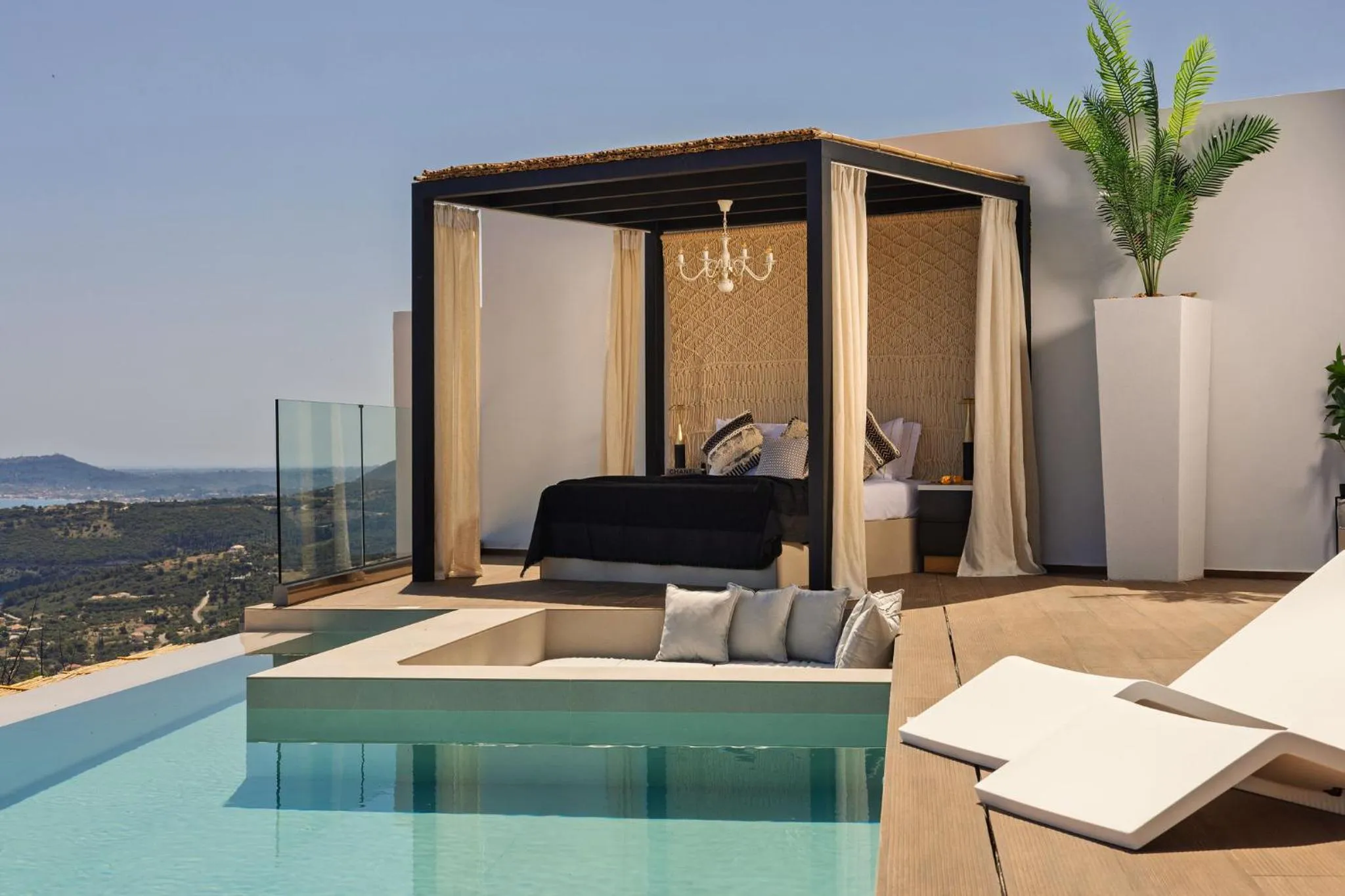 Swimming pool in Emerald Villas & Suites - The Finest Hotels Of The World