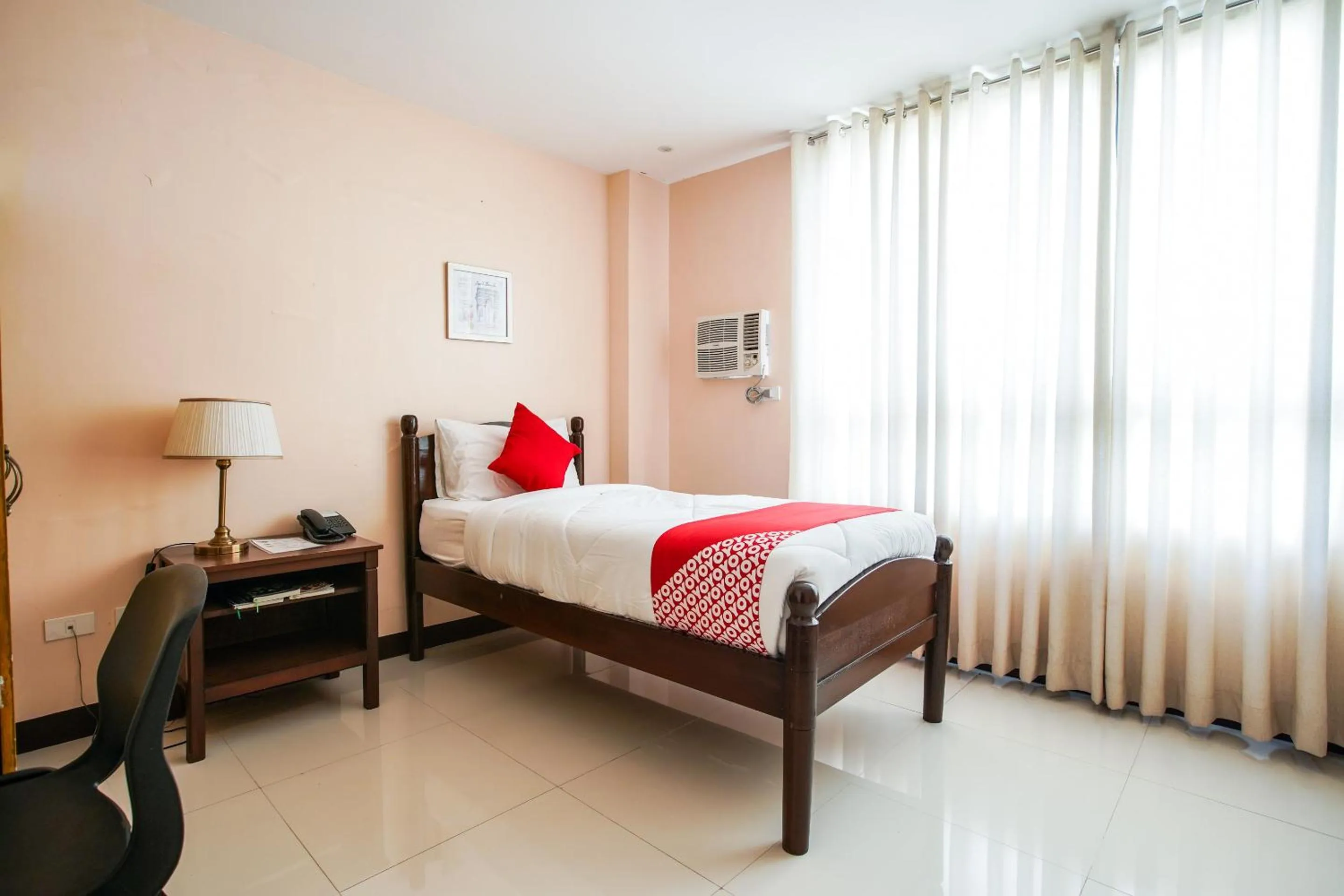 Bedroom, Bed in OYO 236 Hotel Edmundo