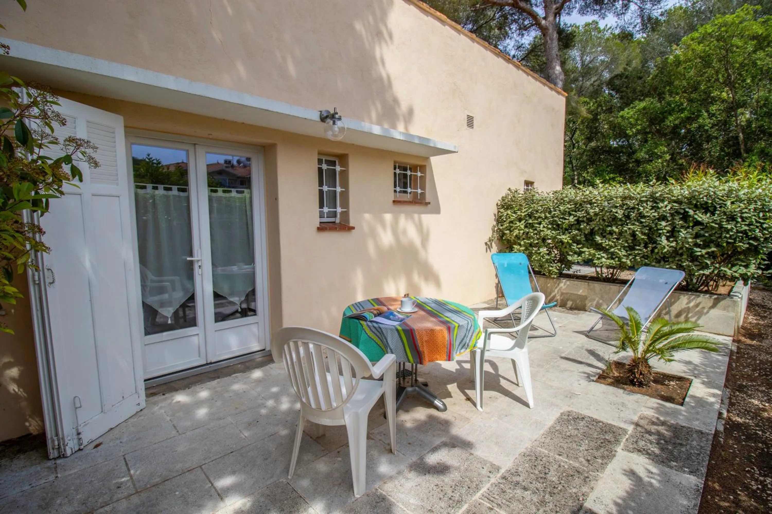 Patio in Athéna MOTEL