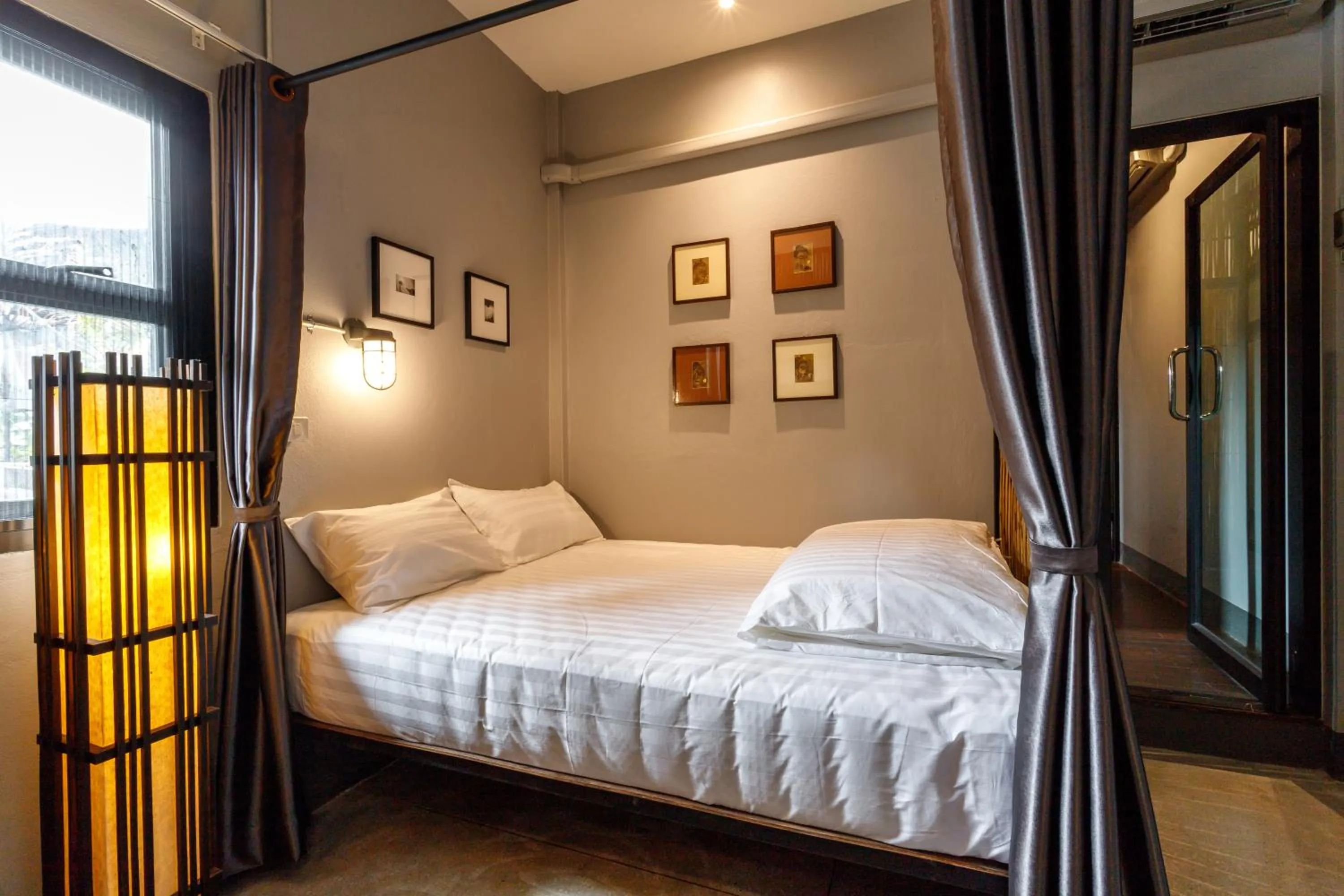 Bed in Hostel One Art and Gallery