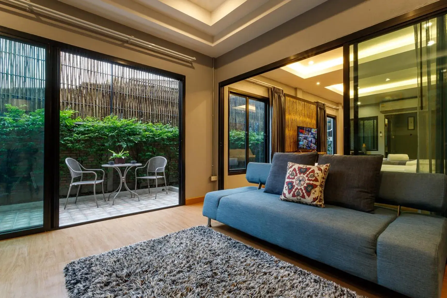 Triple Room with Private Bathroom in Hostel One Art and Gallery Triple Room with Private Bathroom in Hostel One Art and Gallery