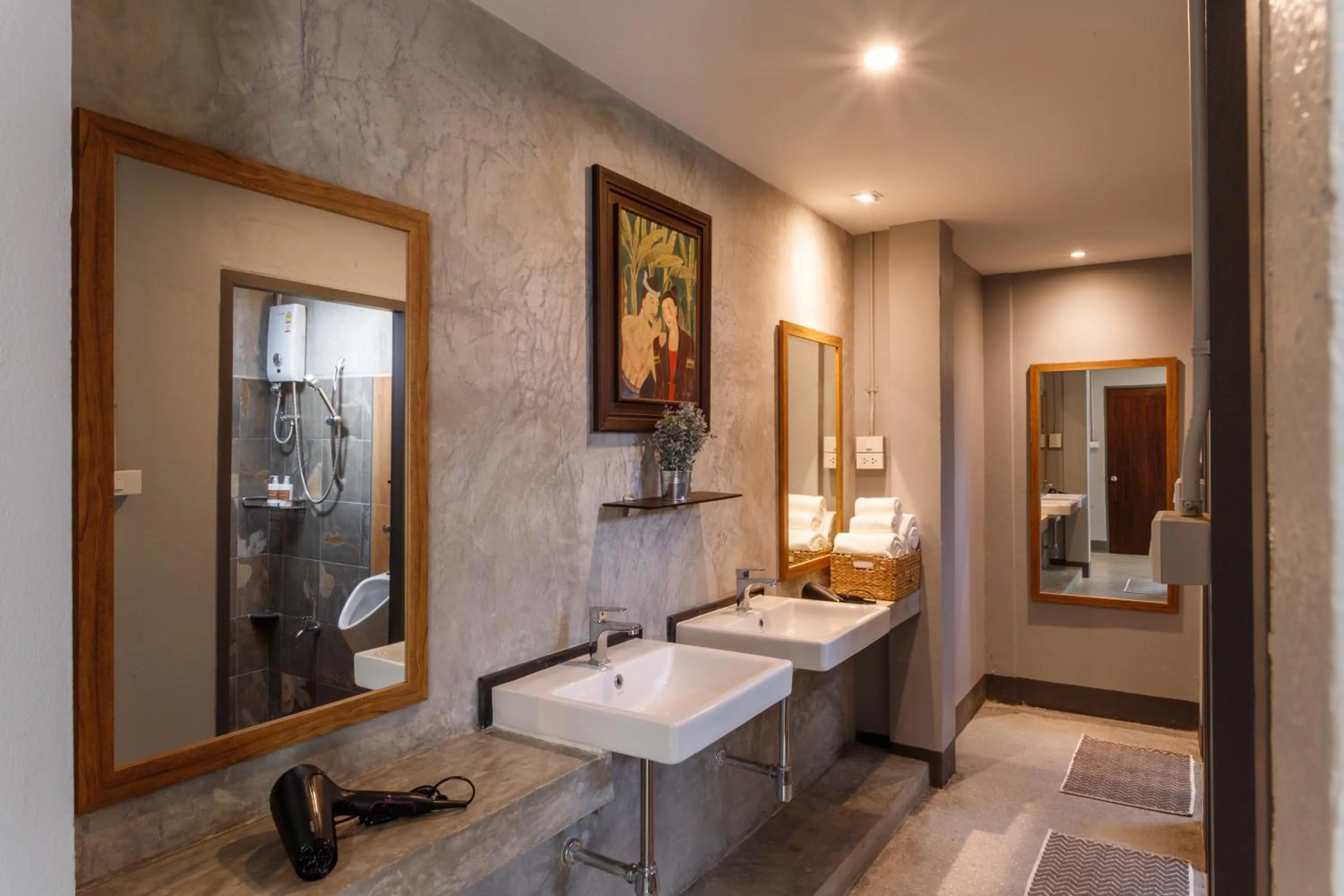 Bathroom, Bed in Hostel One Art and Gallery